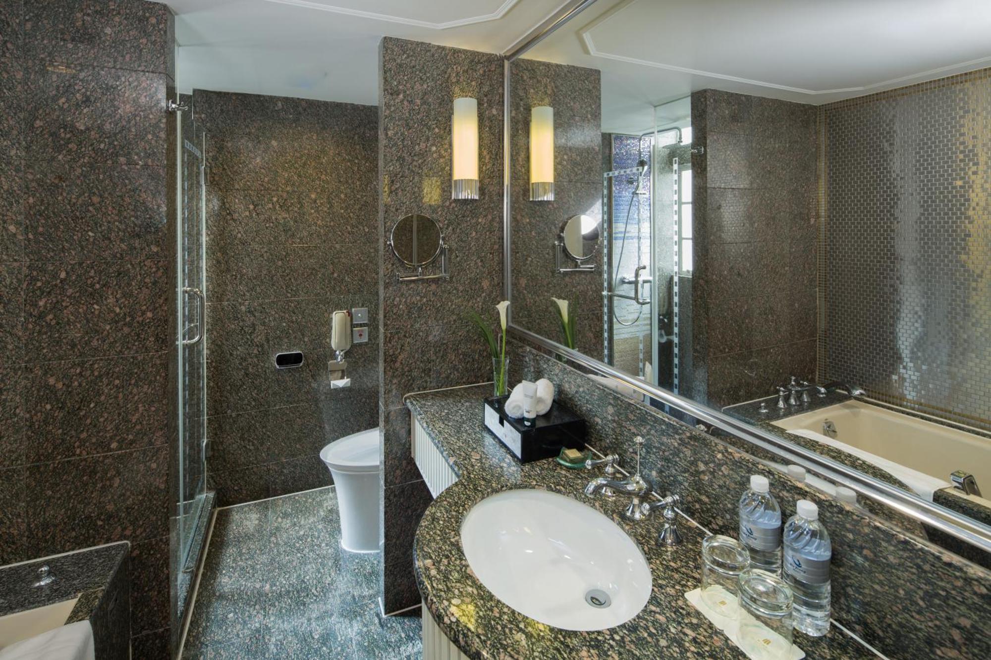 Deluxe Suite-Cathay Building,1609307531:JPEG