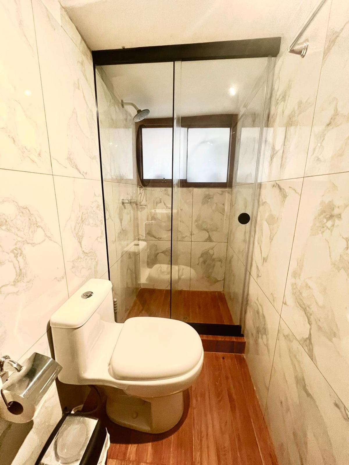 Twin Room,1534967377:JPEG
