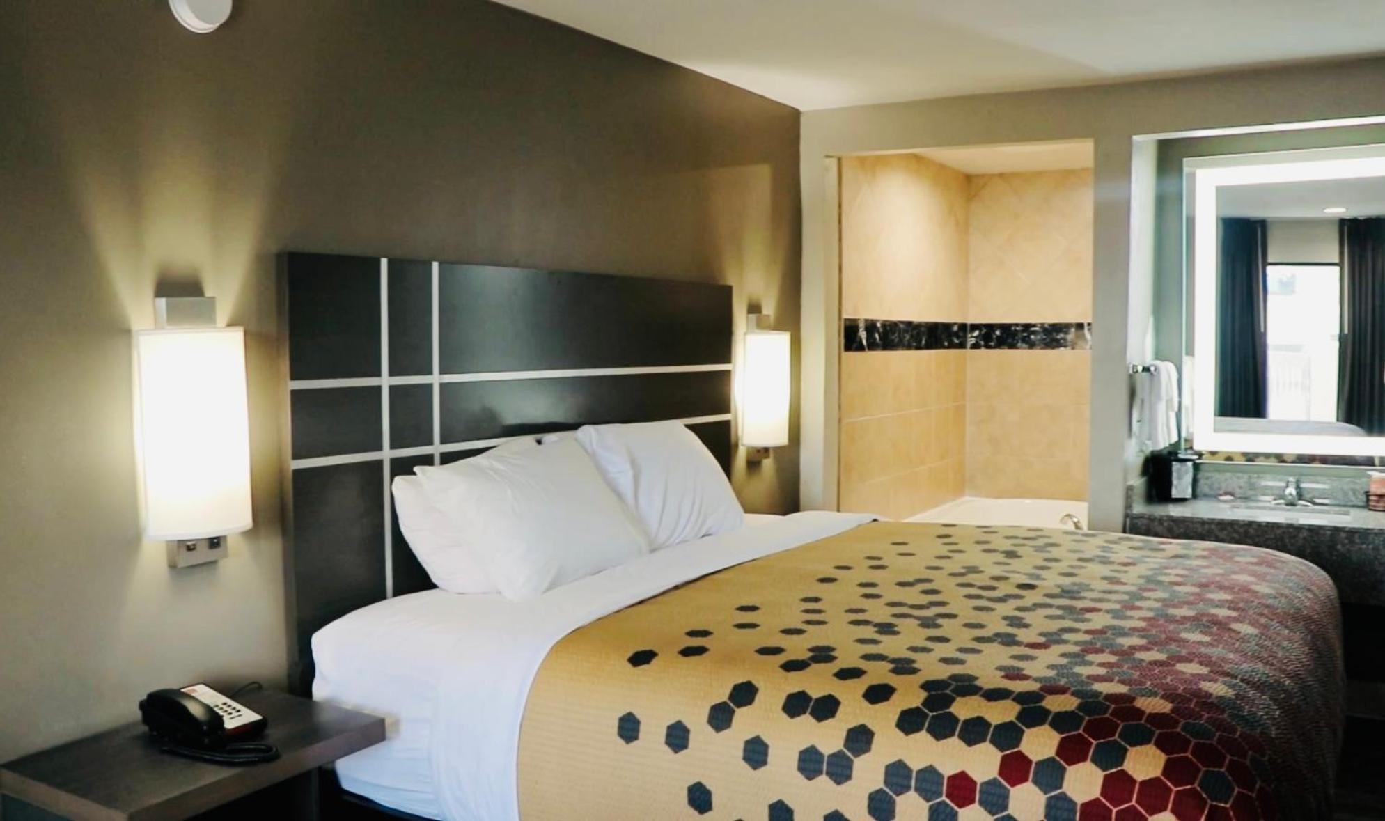 King Room with Jacuzzi - Non-Smoking