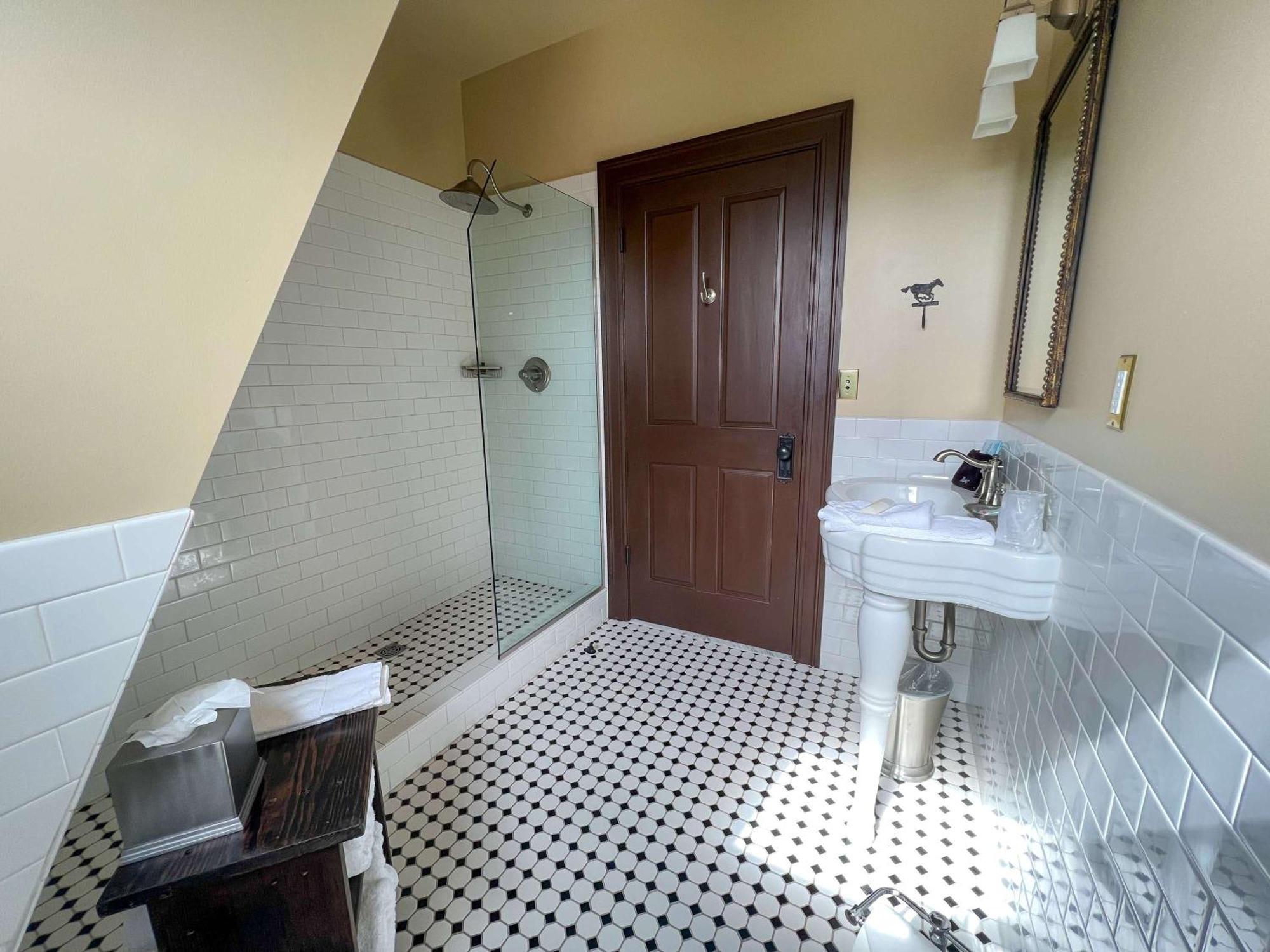 King Room with Walk-In Shower