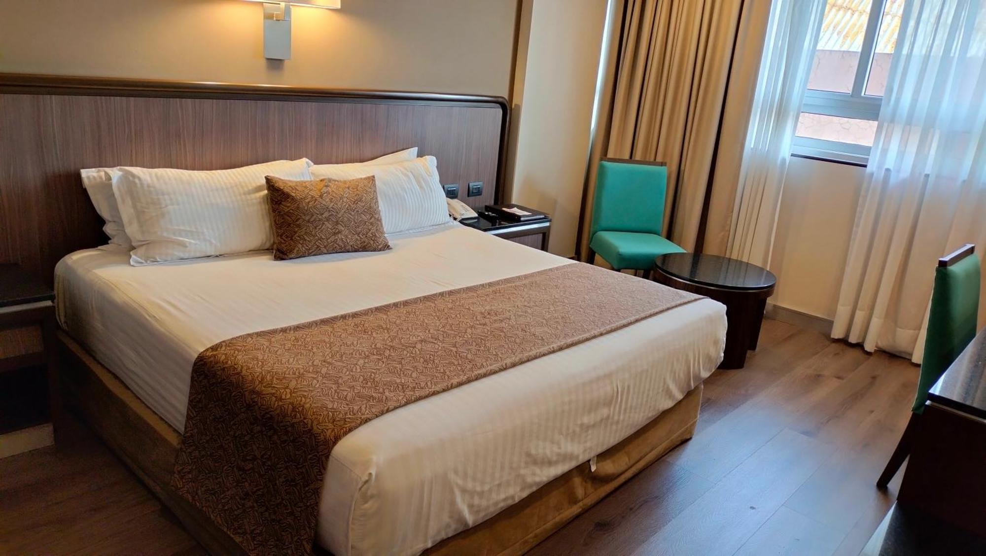 Quarto Superior com Cama Queen-size