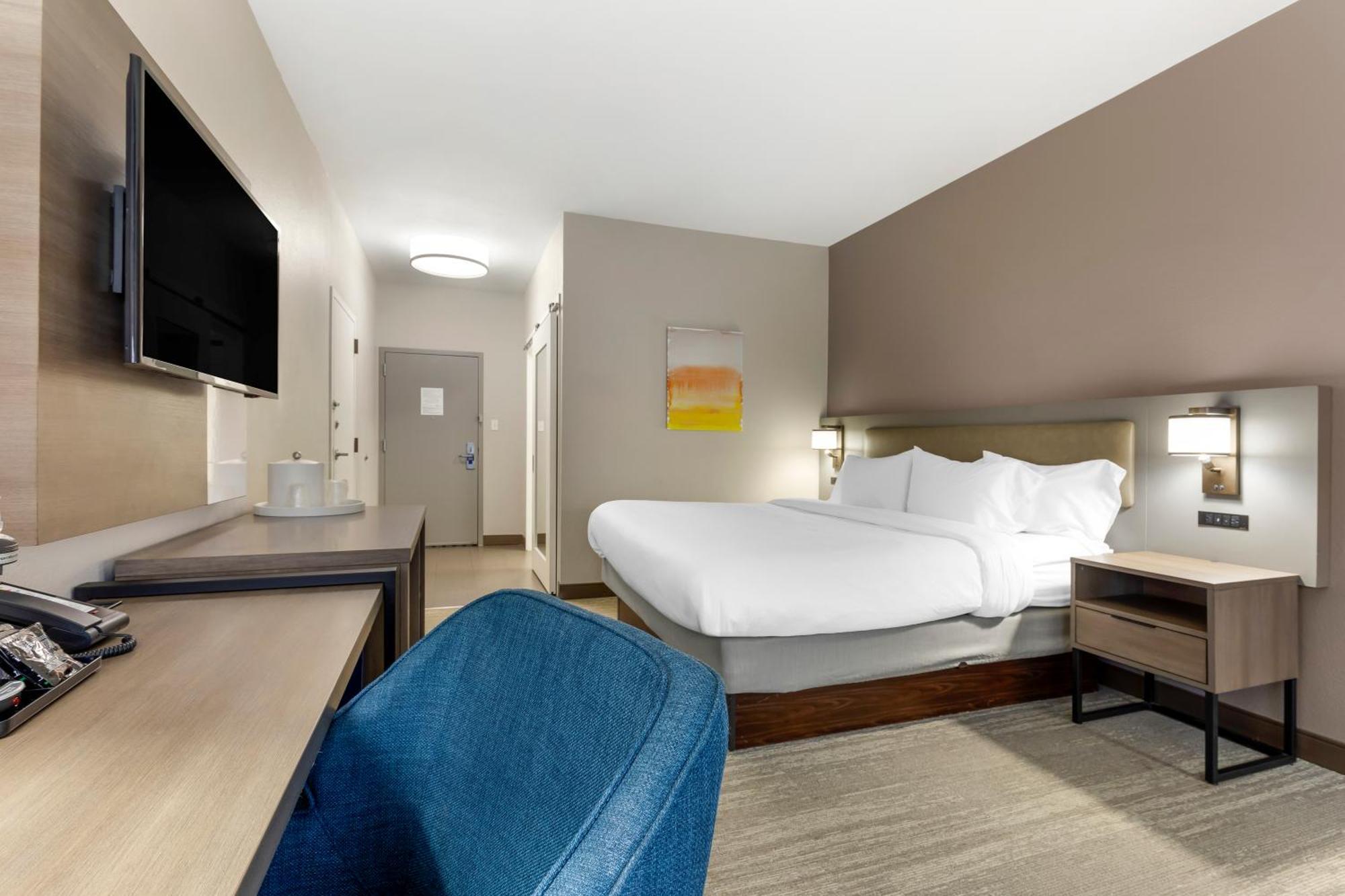 King Room with Tub - Disability Access/Non Smoking/Interior Hall