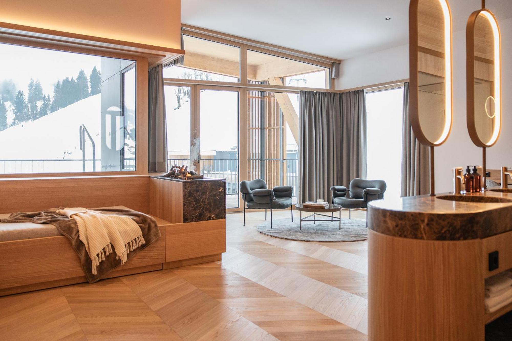 Suite mit Bergblick