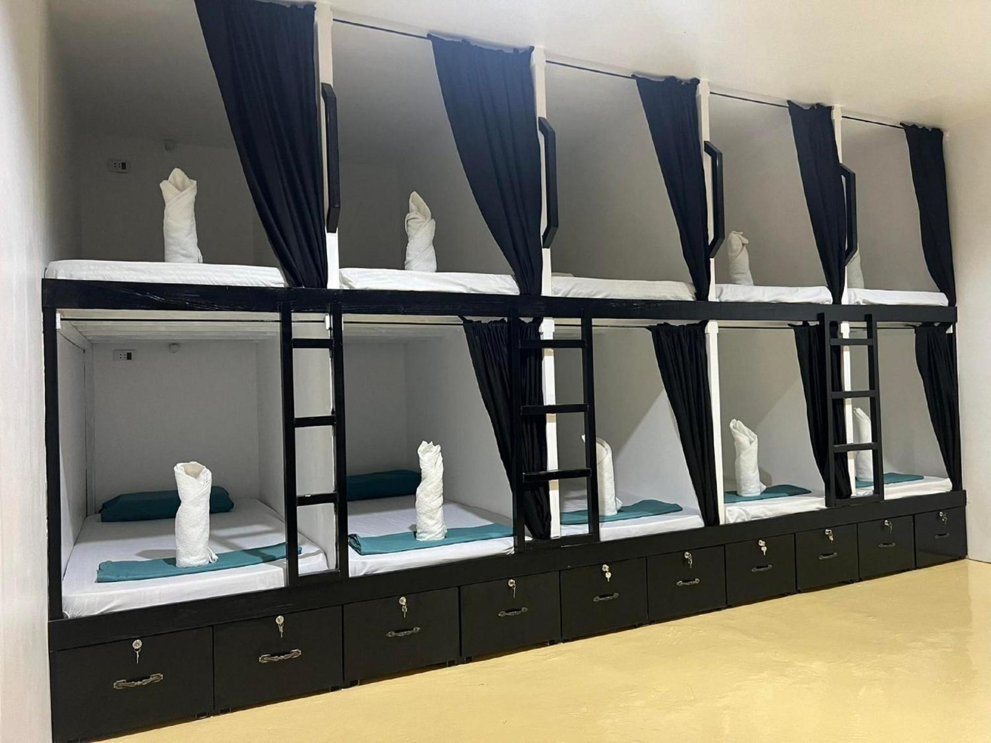 Bed in 10-Bed Mixed Dormitory Room