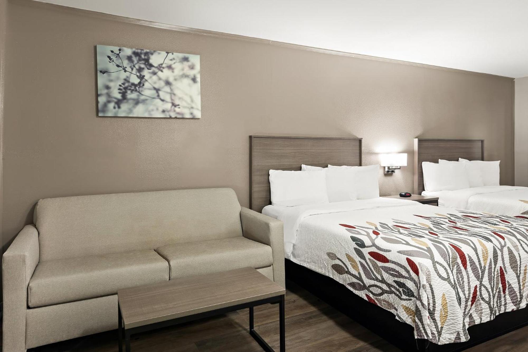 Suite with Two Queen Beds Non-Smoking