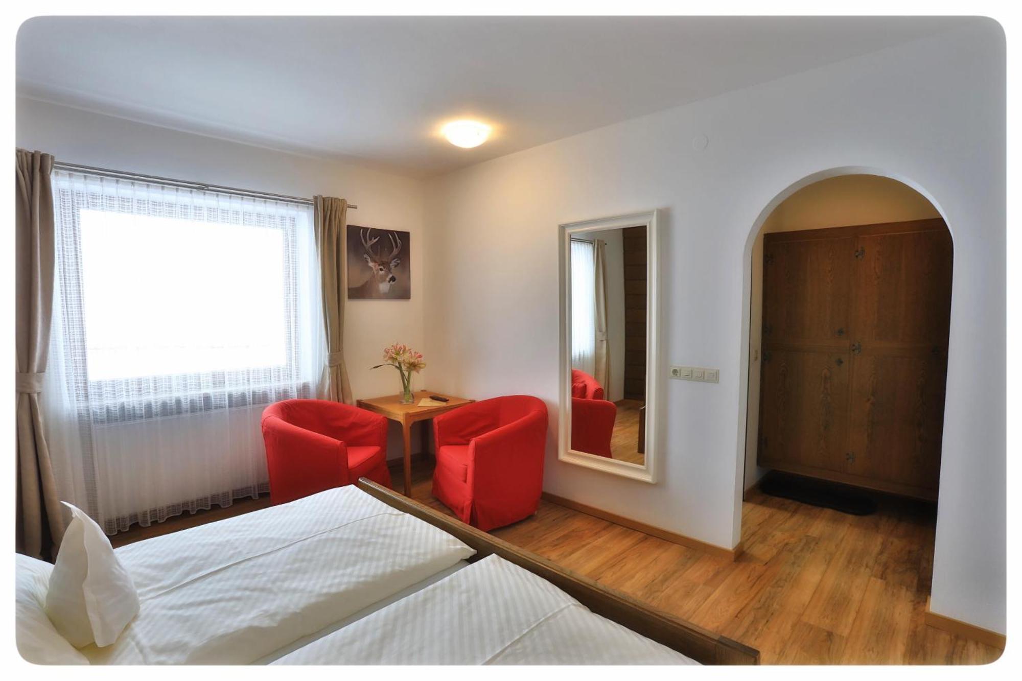 Doppelzimmer mit Gartenblick