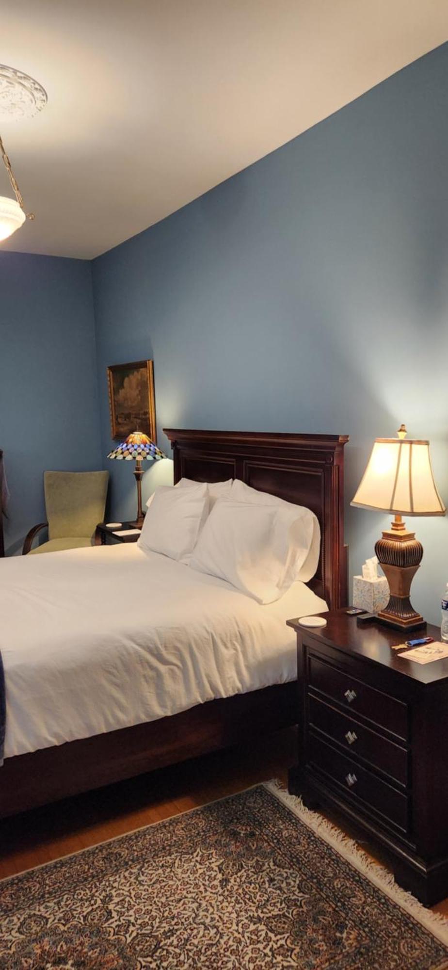 Queen Room Garden View