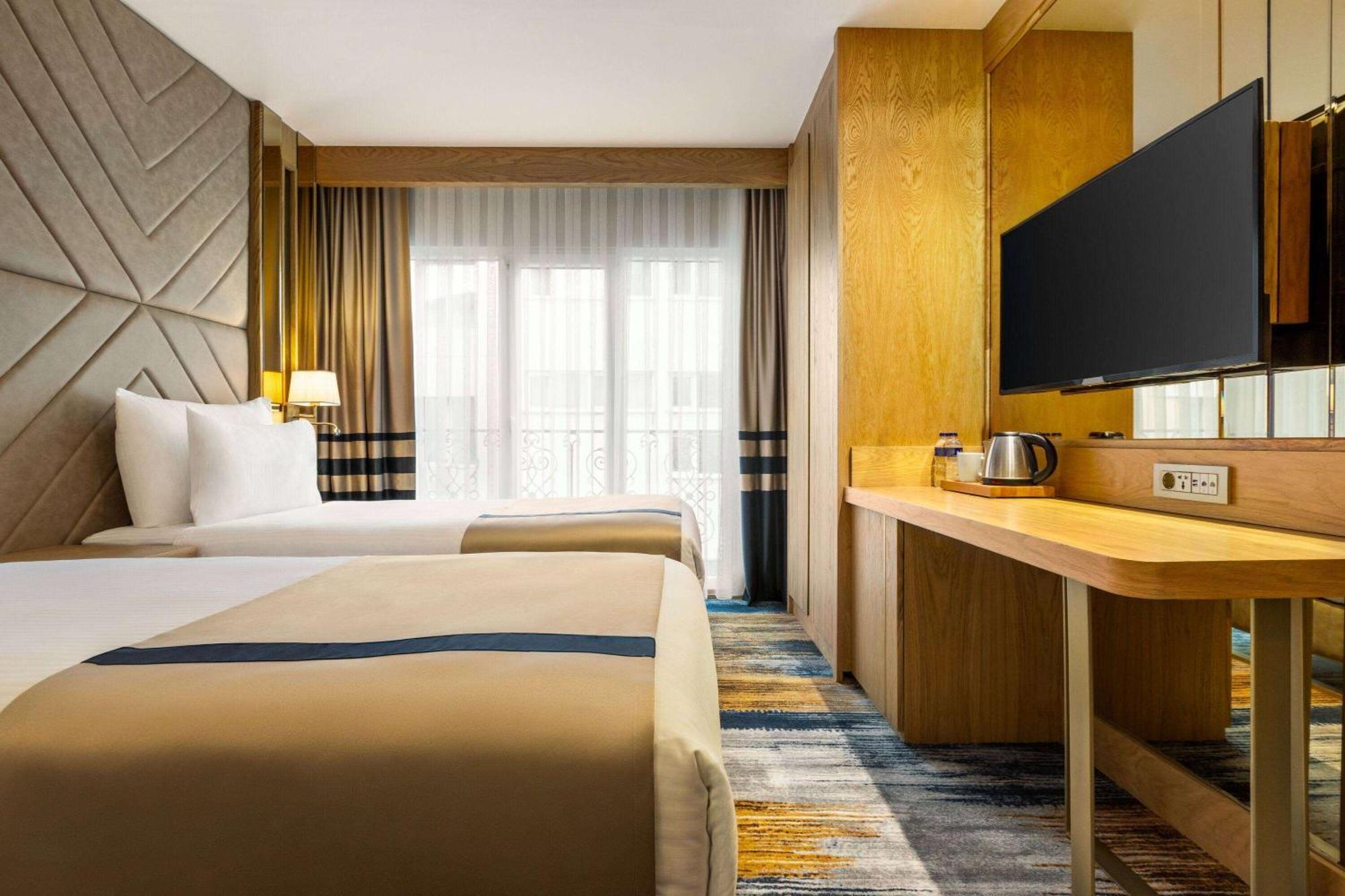 Standard Room with King Bed and Twin Bed