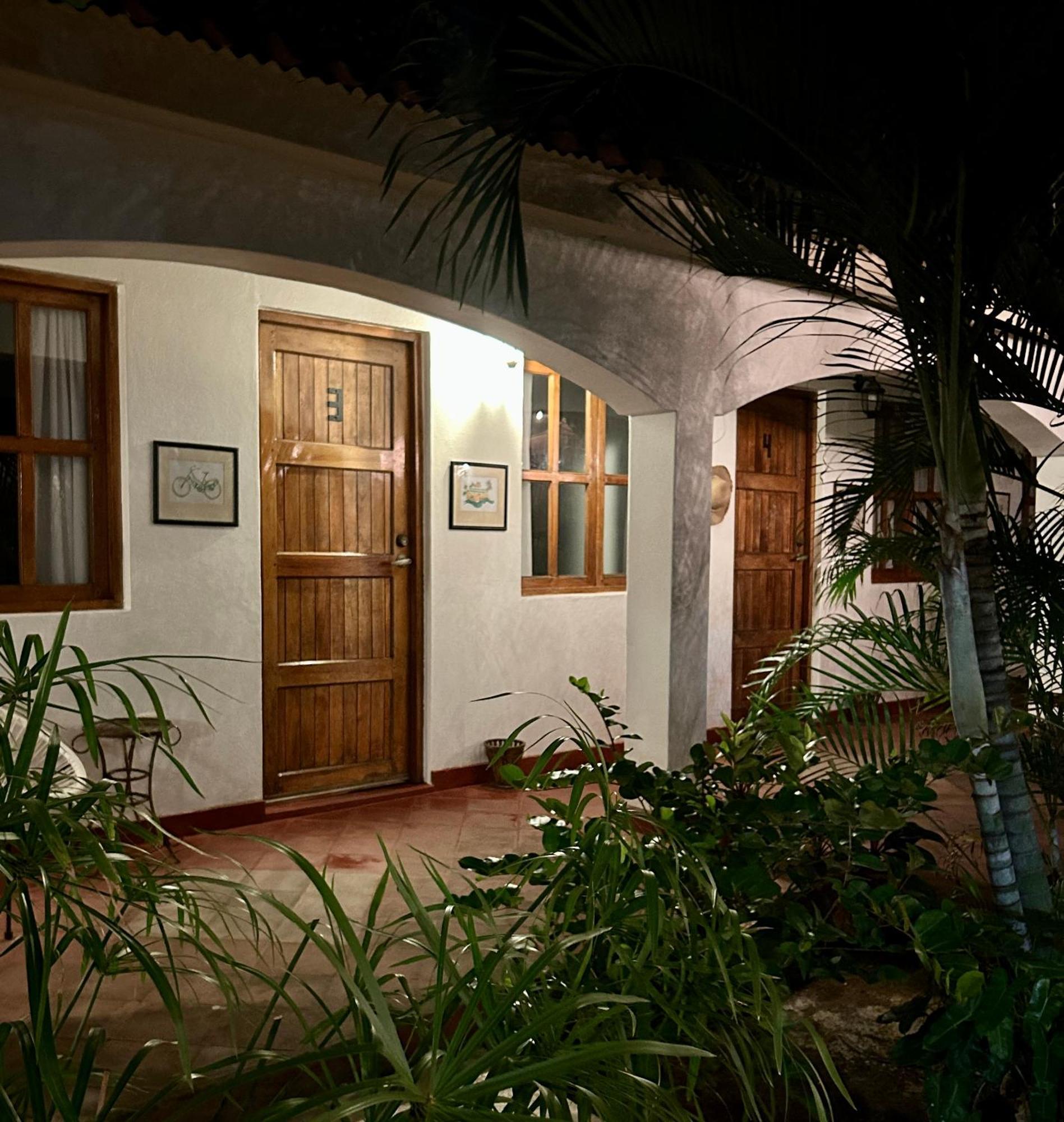 Deluxe Queen Suite