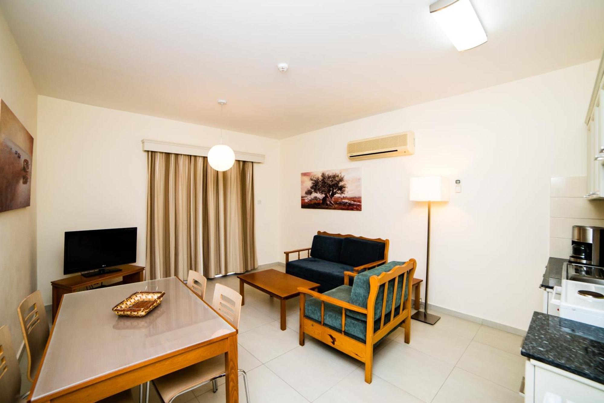 Superior One-Bedroom Apartment Sea View