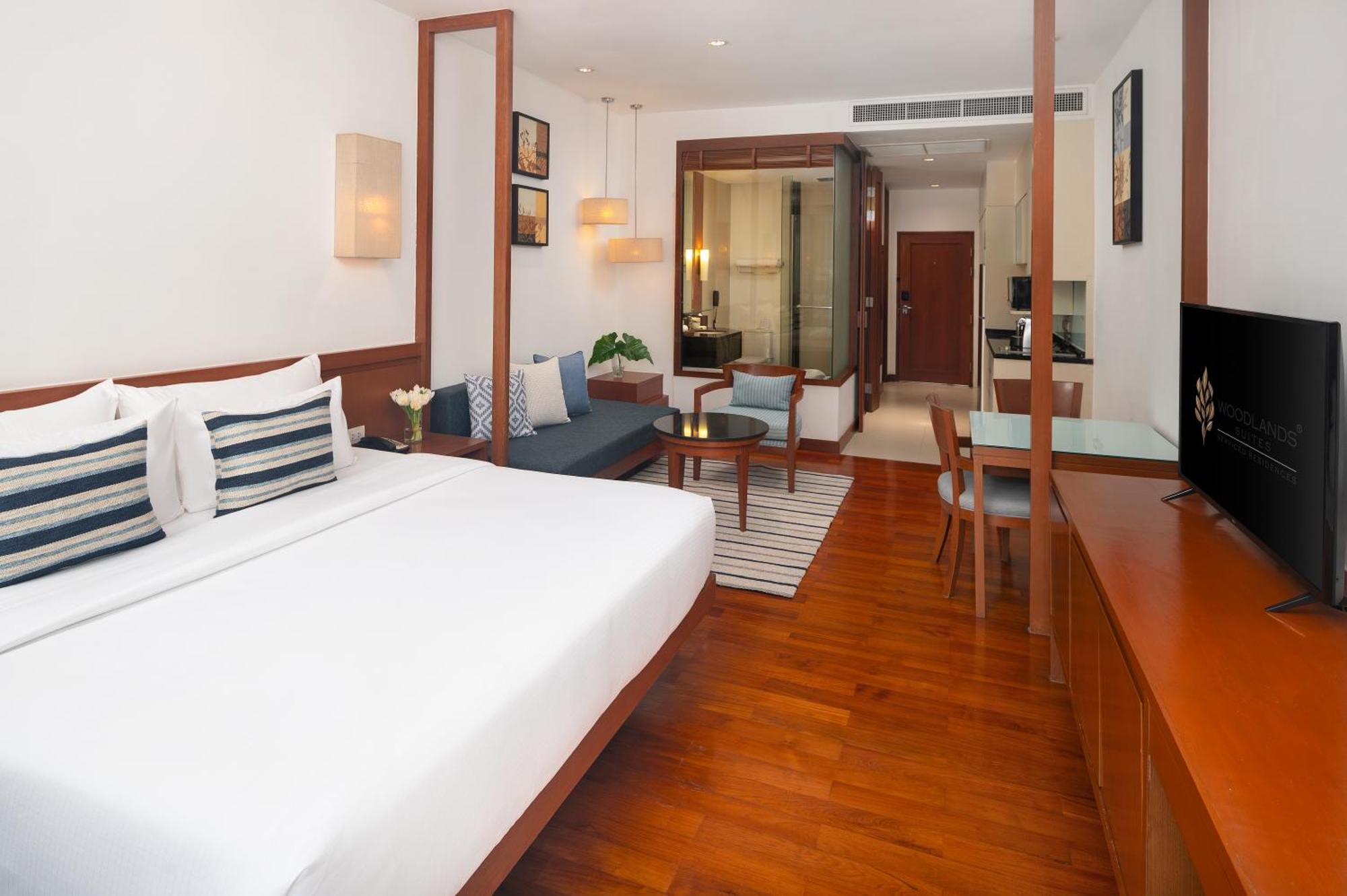 Premier Pool Studio Room