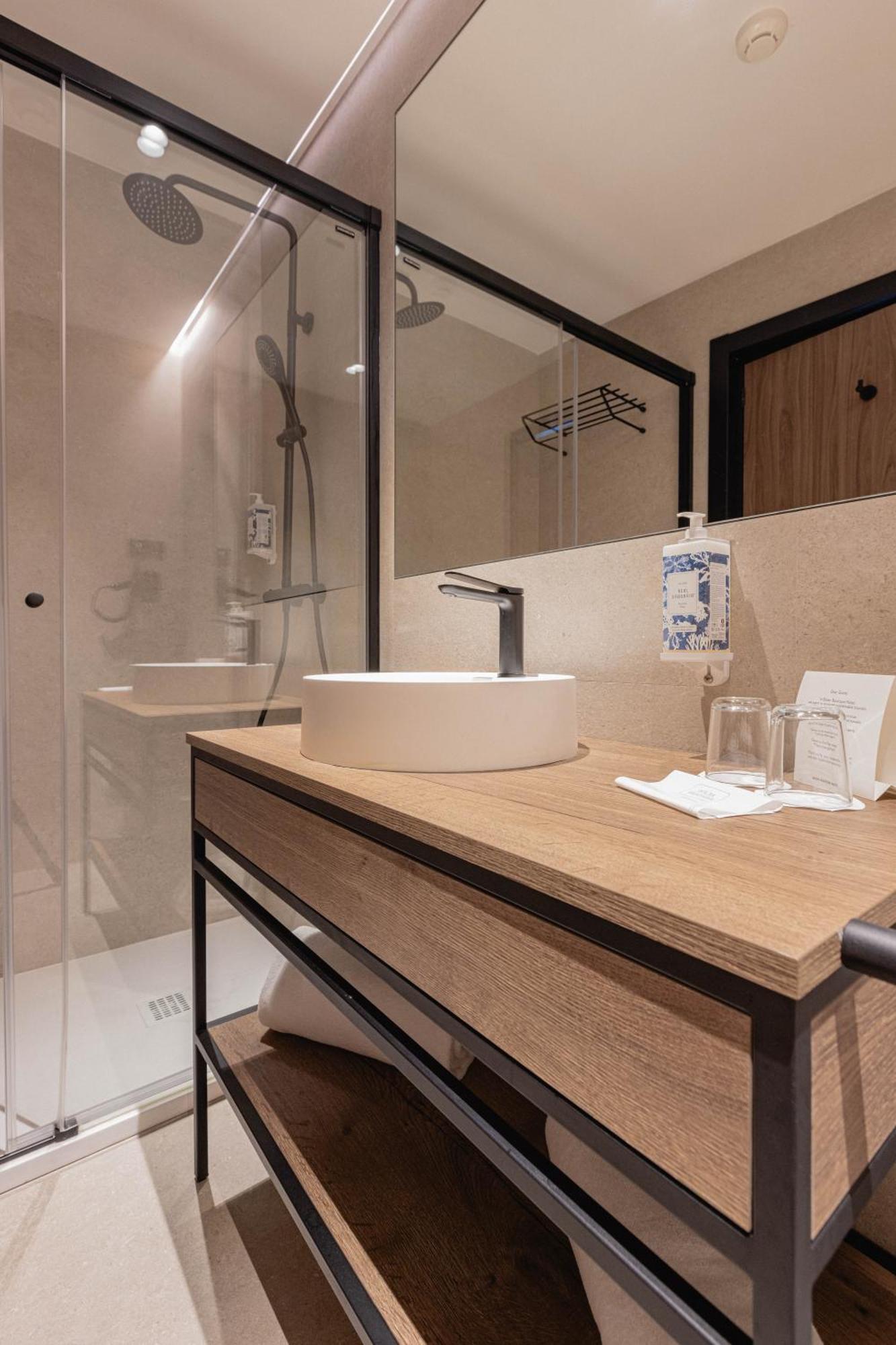 Suite,1536984196:JPEG