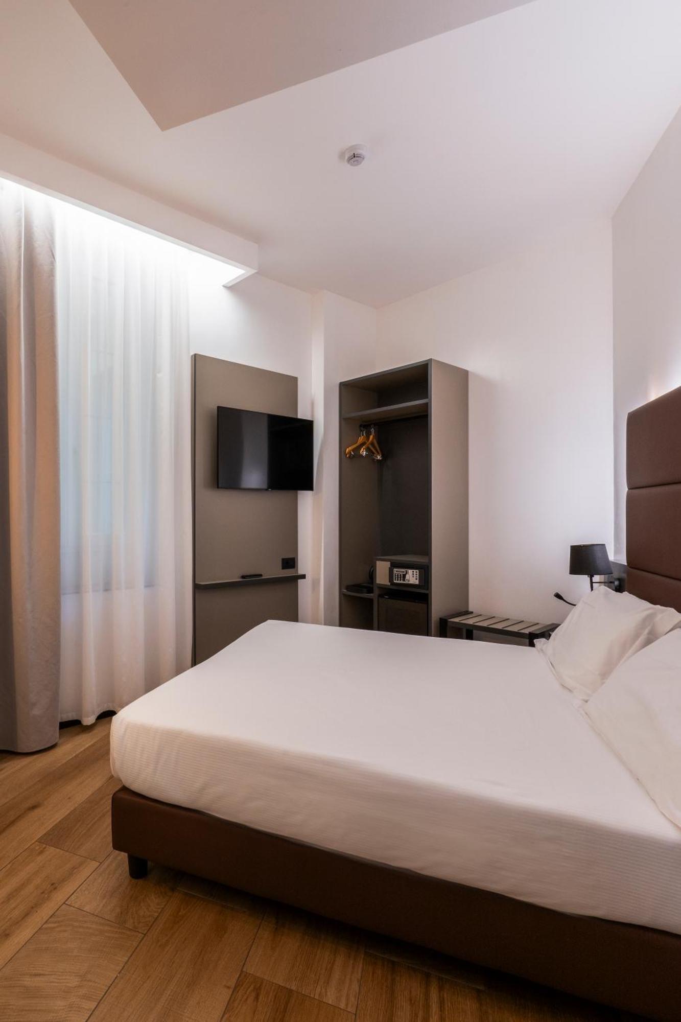 Double or Twin Room with Private External Bathroom,1537057210:JPEG