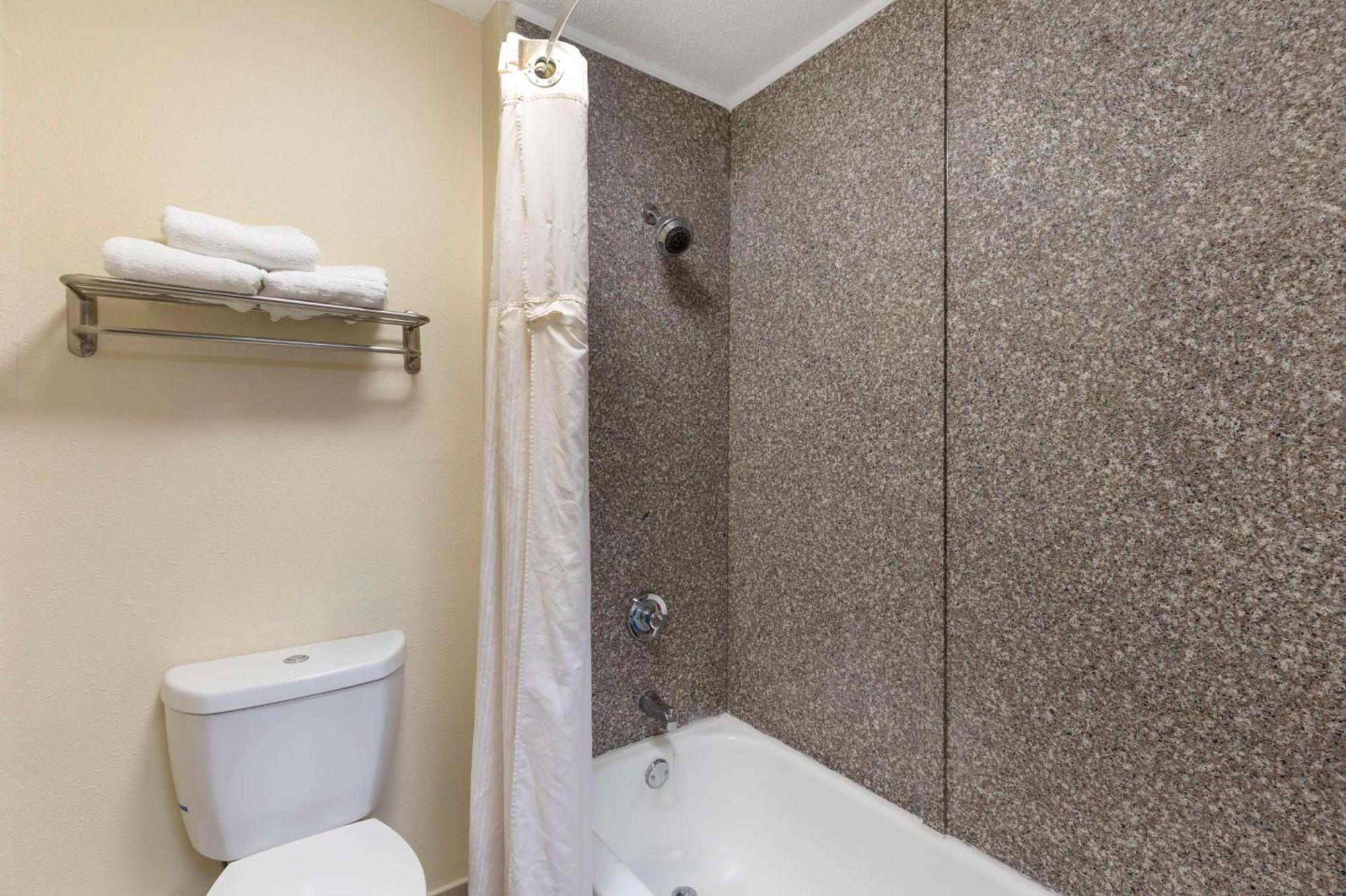 Queen Room with Two Queen Beds - Pet Friendly