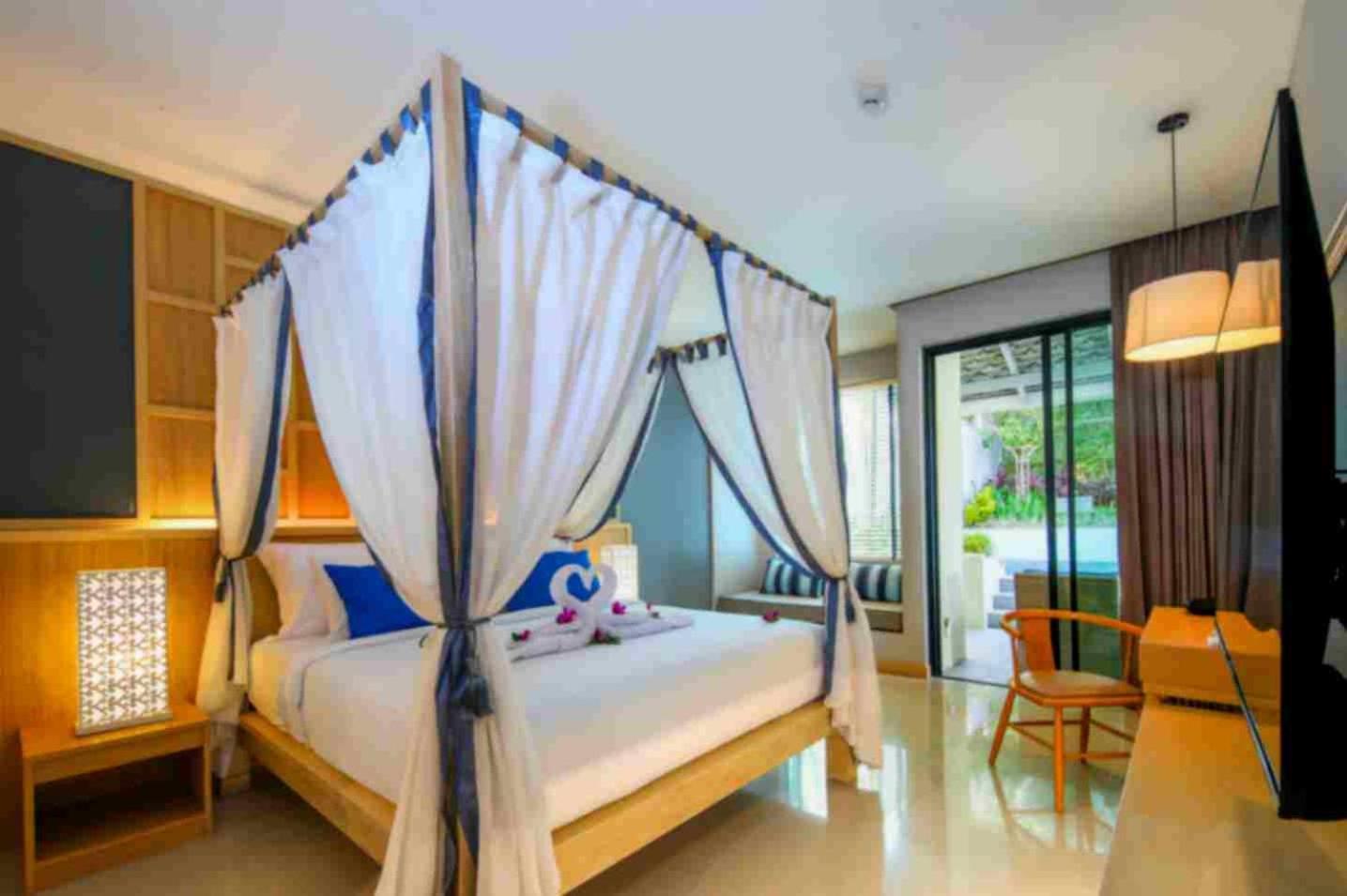 Two-Bedroom Villa  with Complimentary 60 Mins Oil Massage 1 Time / 4 Person - RSVN from May8th