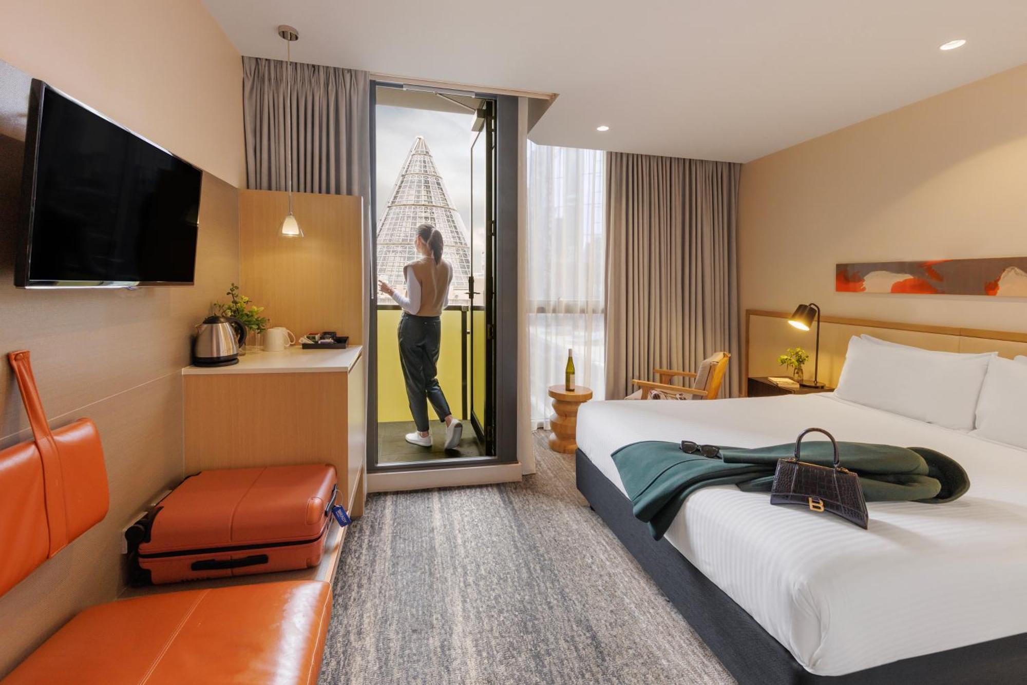 Brady Queen Room