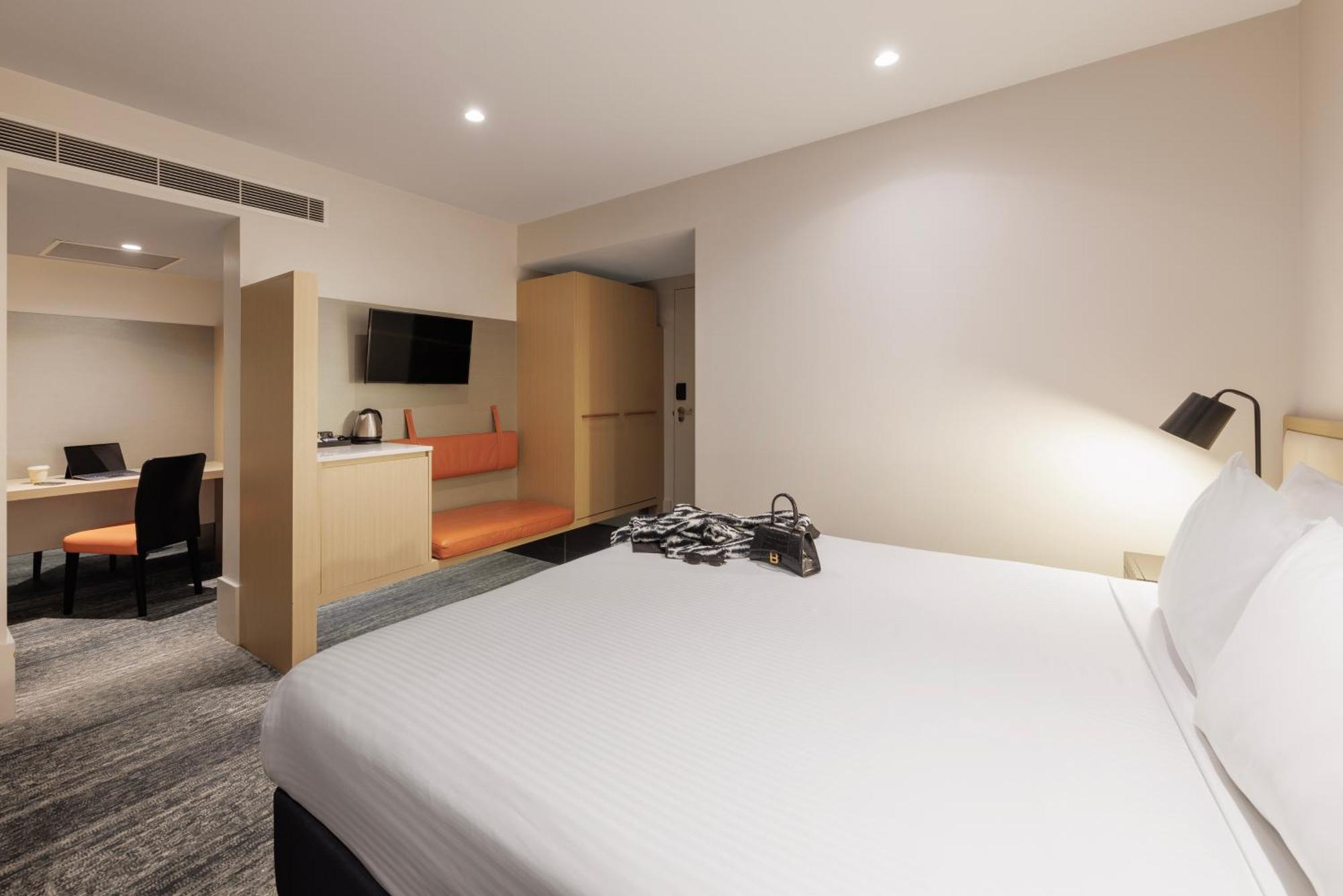 Brady King Room