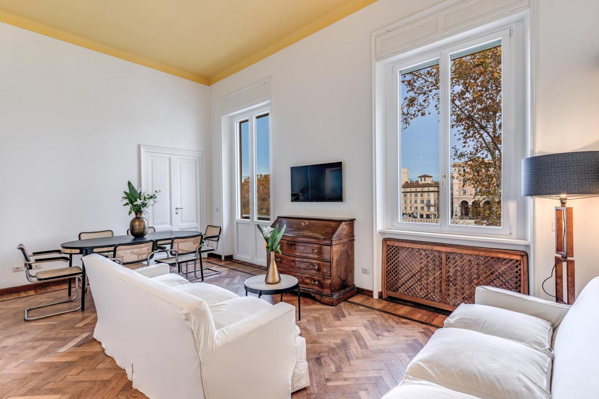 Apartamento de 3 dormitorios - Edificio independiente, dirección: Lungotevere Raffaello Sanzio n.1