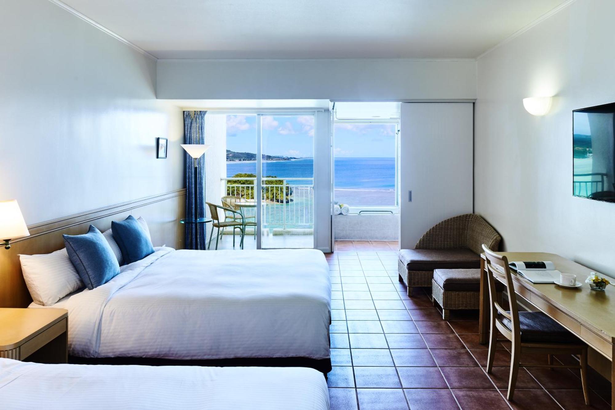 Deluxe Ocean Front Triple set-up