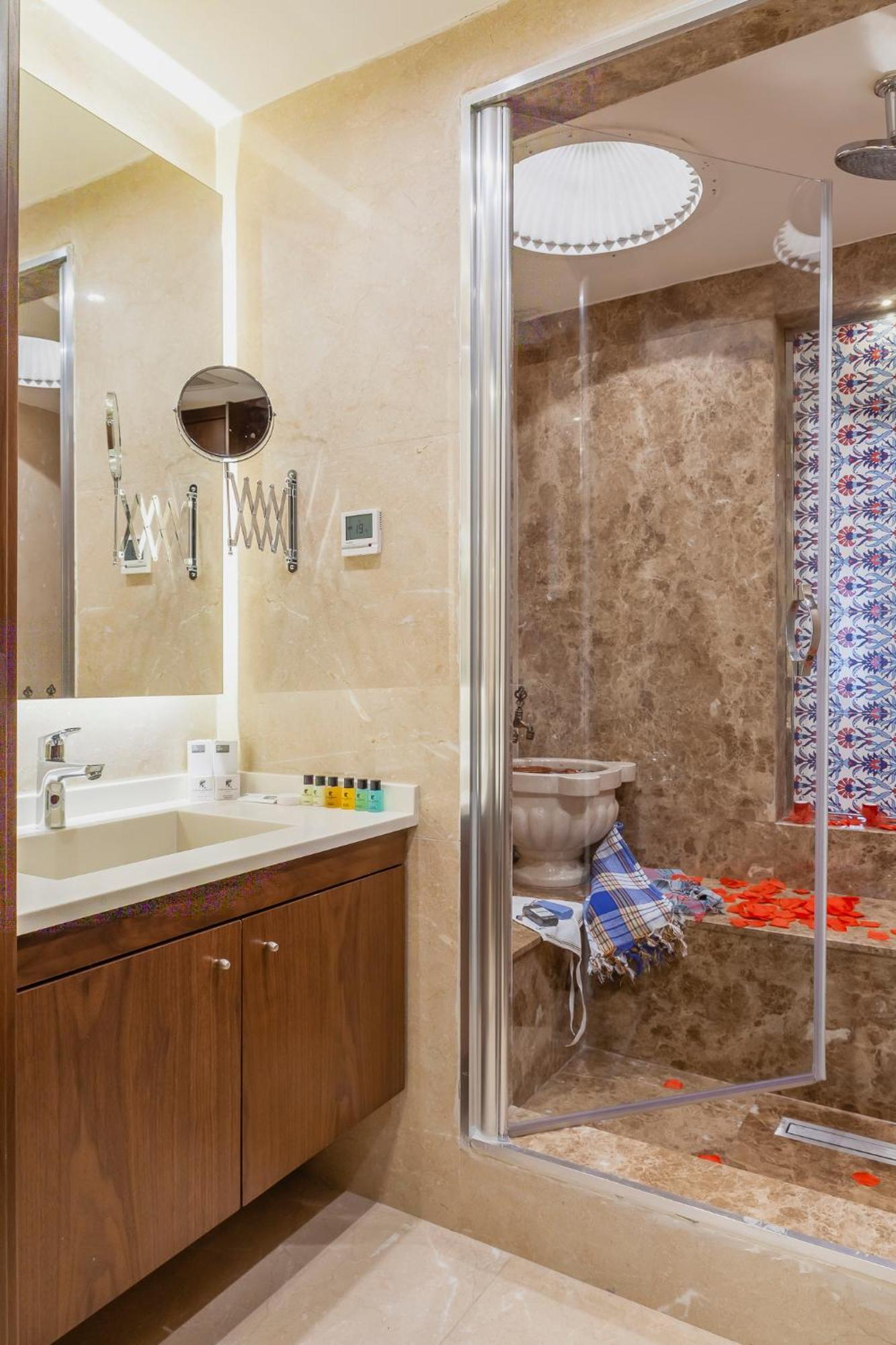 Three-Bedroom Apartment High Floor