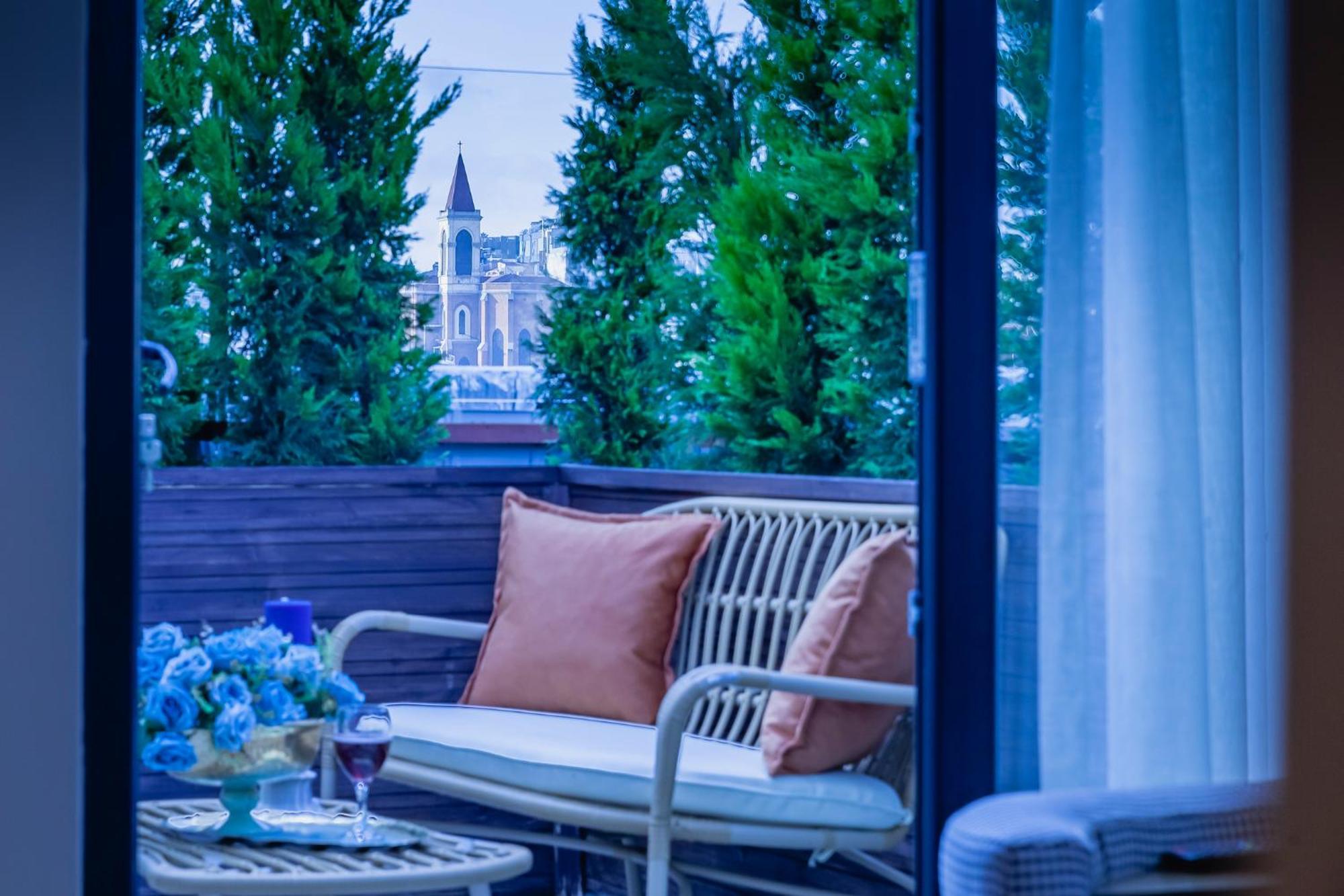 Superior King Suite