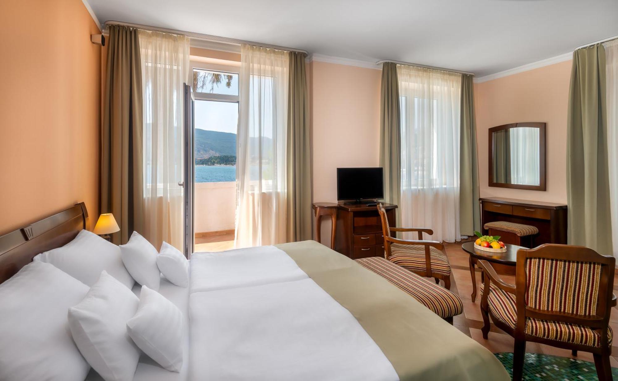 Comfort Double Room with Balcony and Sea View,1537810144:JPEG