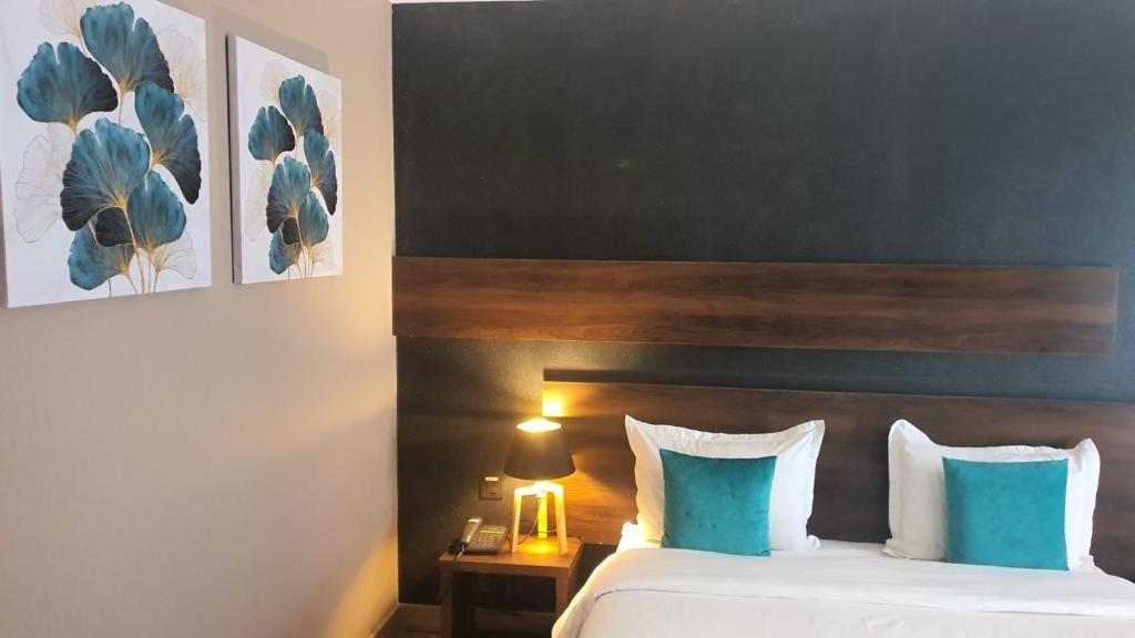 Deluxe Room,1559468665:JPEG