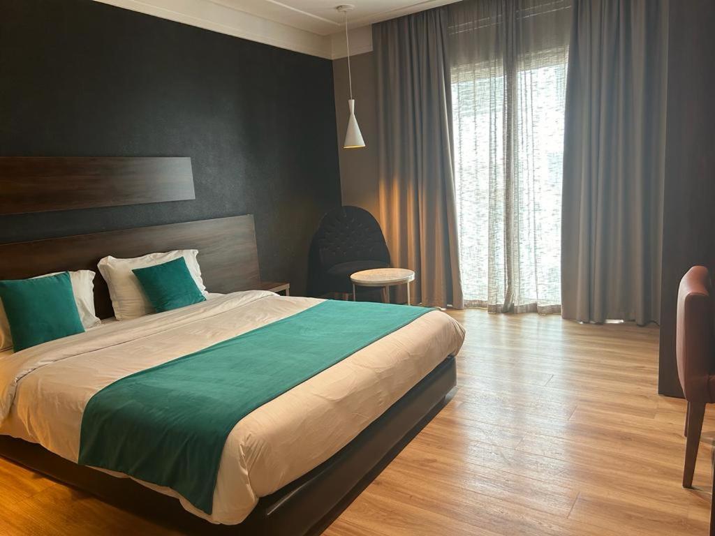 Superior Deluxe Double or Twin Room,1537926046:JPEG