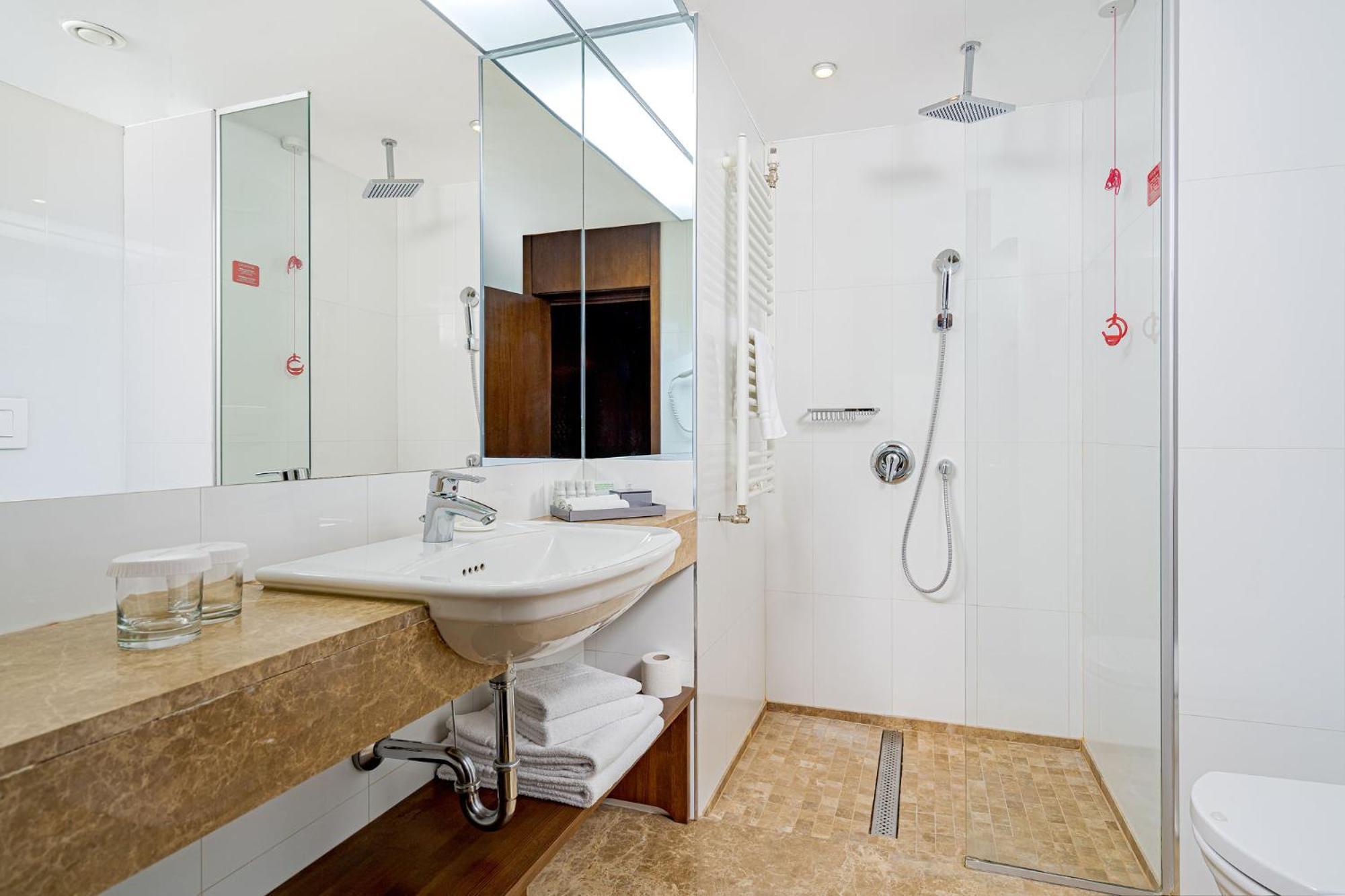 Executive Junior Suite South View with Air Conditioning