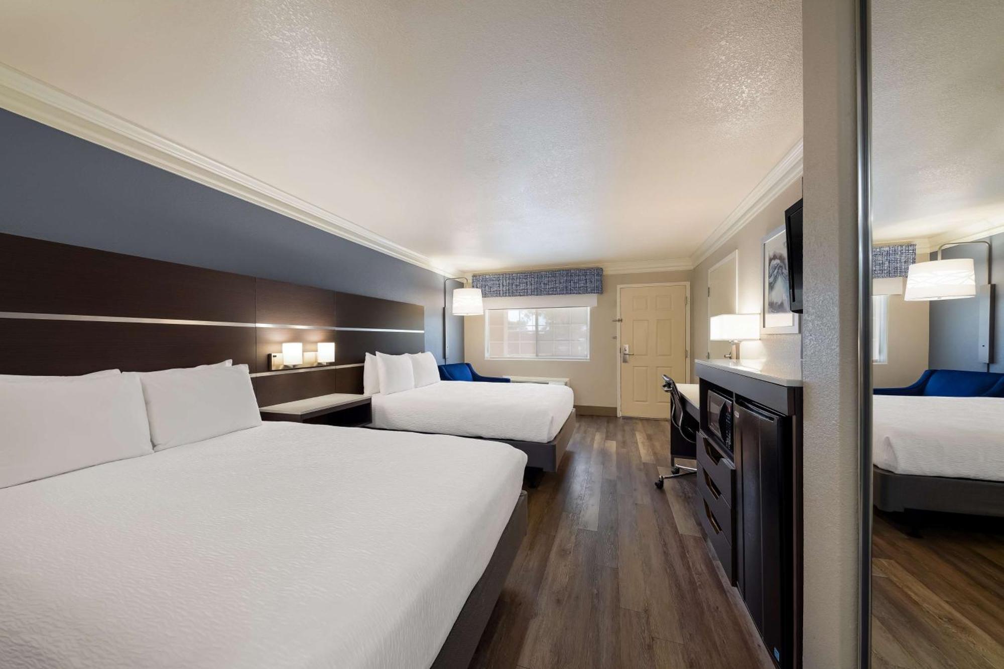 Queen Room with Two Queen Beds - Disability Access
