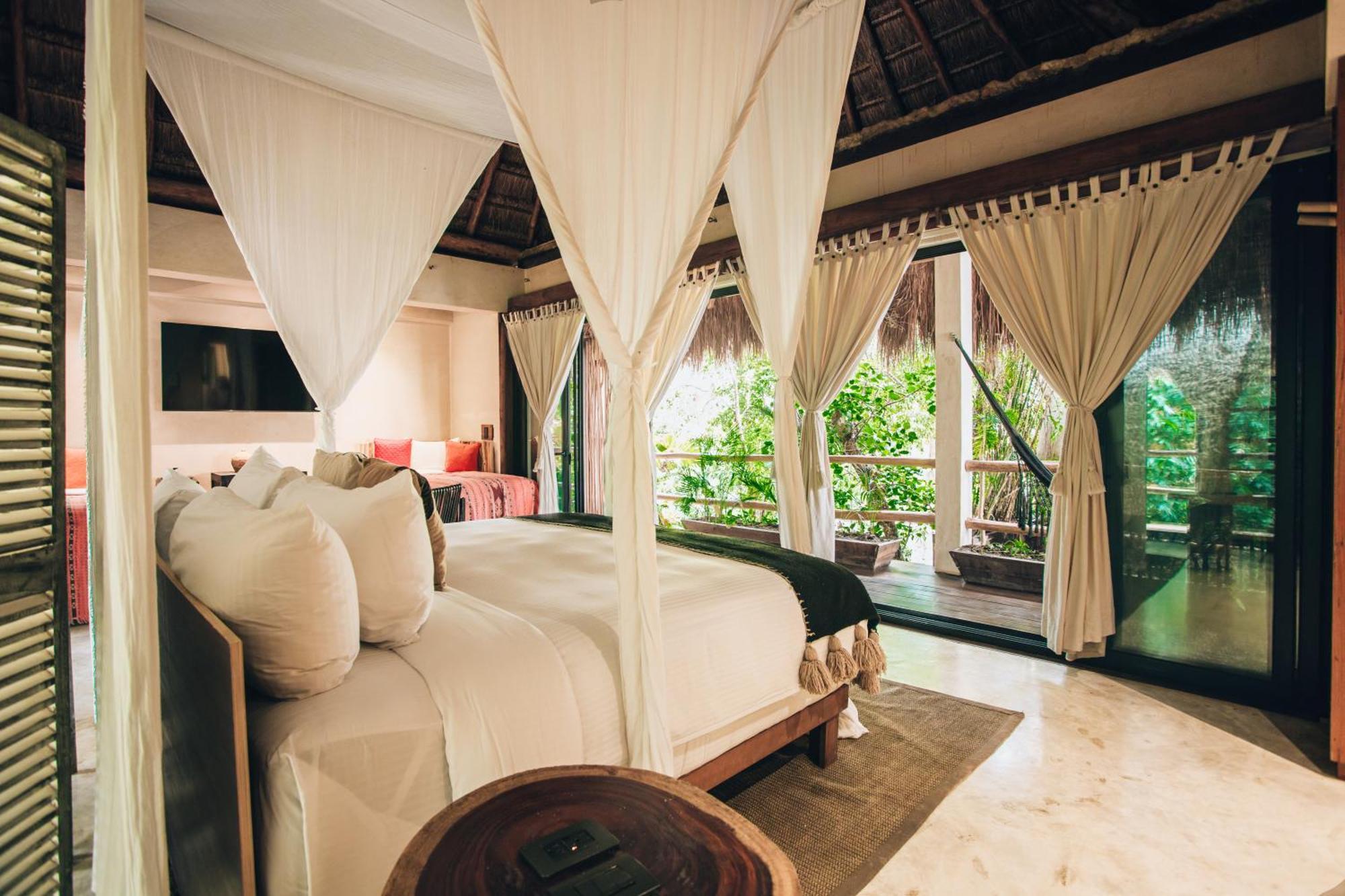 Master Suite private bathtub