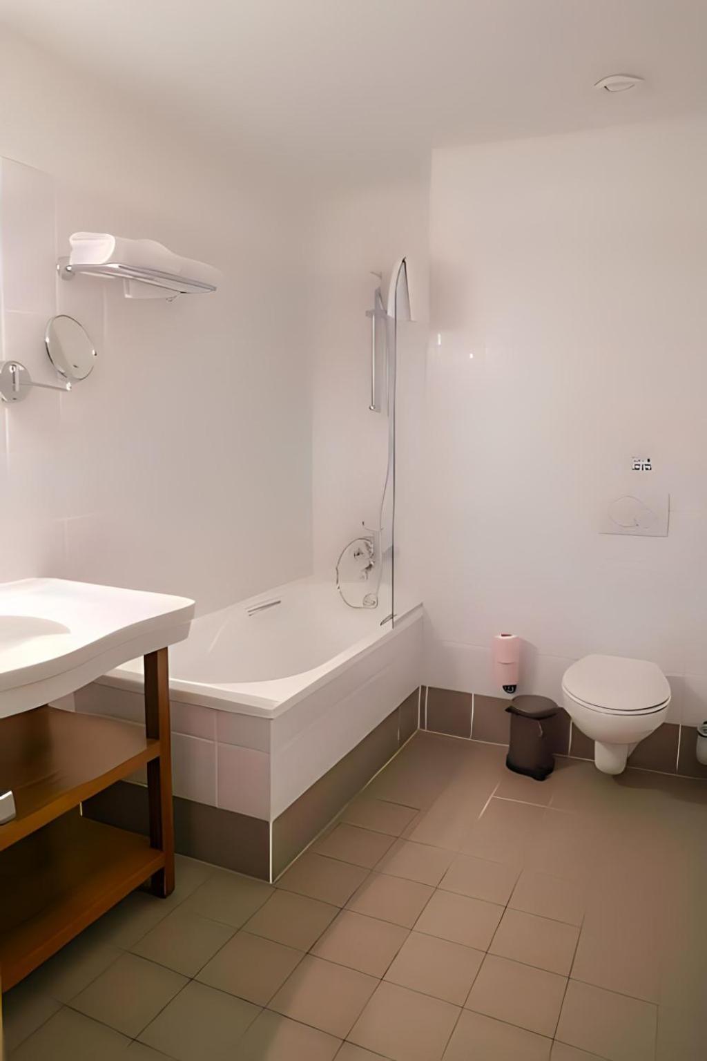 Double or Twin Room Garden View
