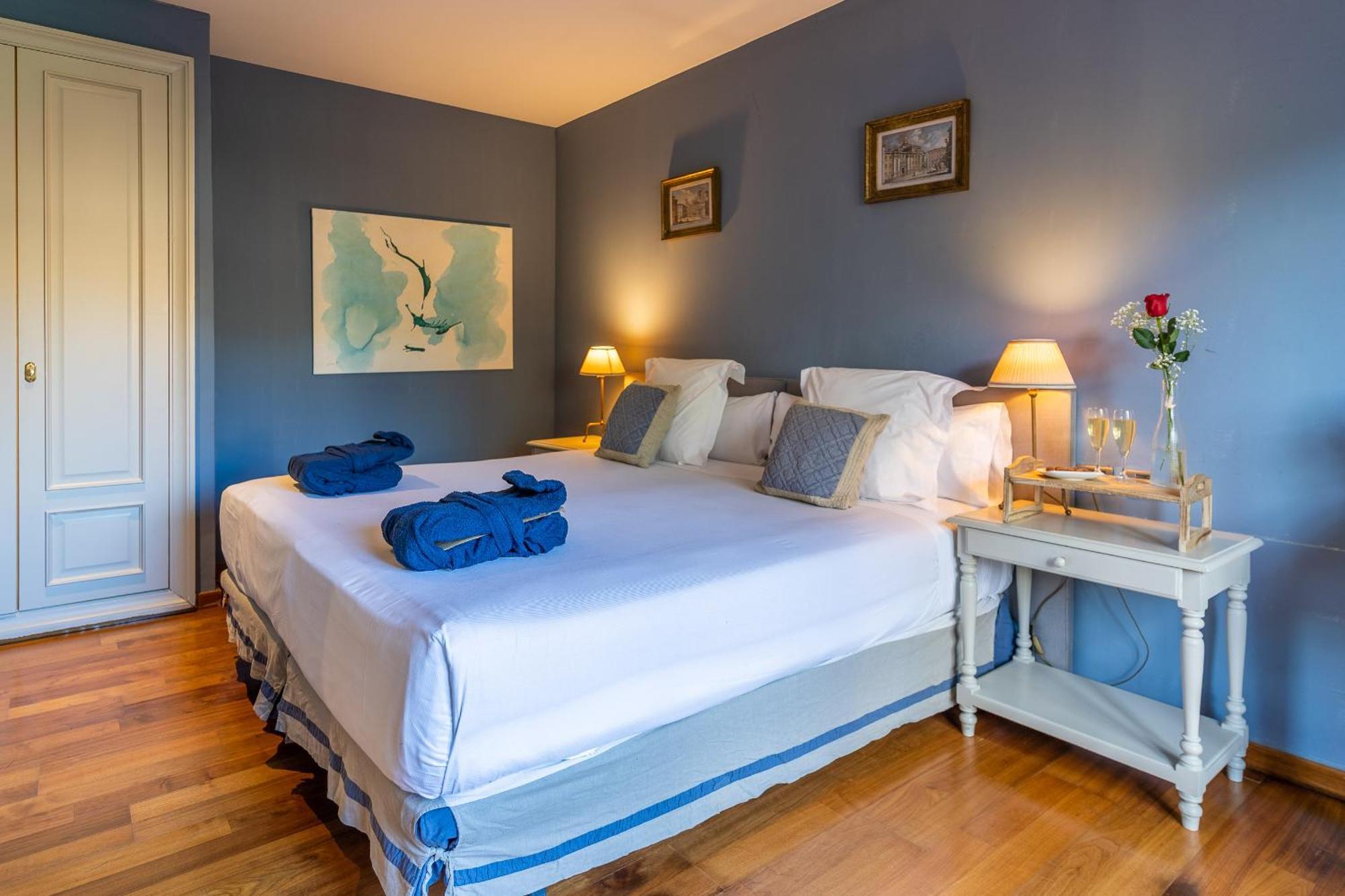Double Room for Single Use