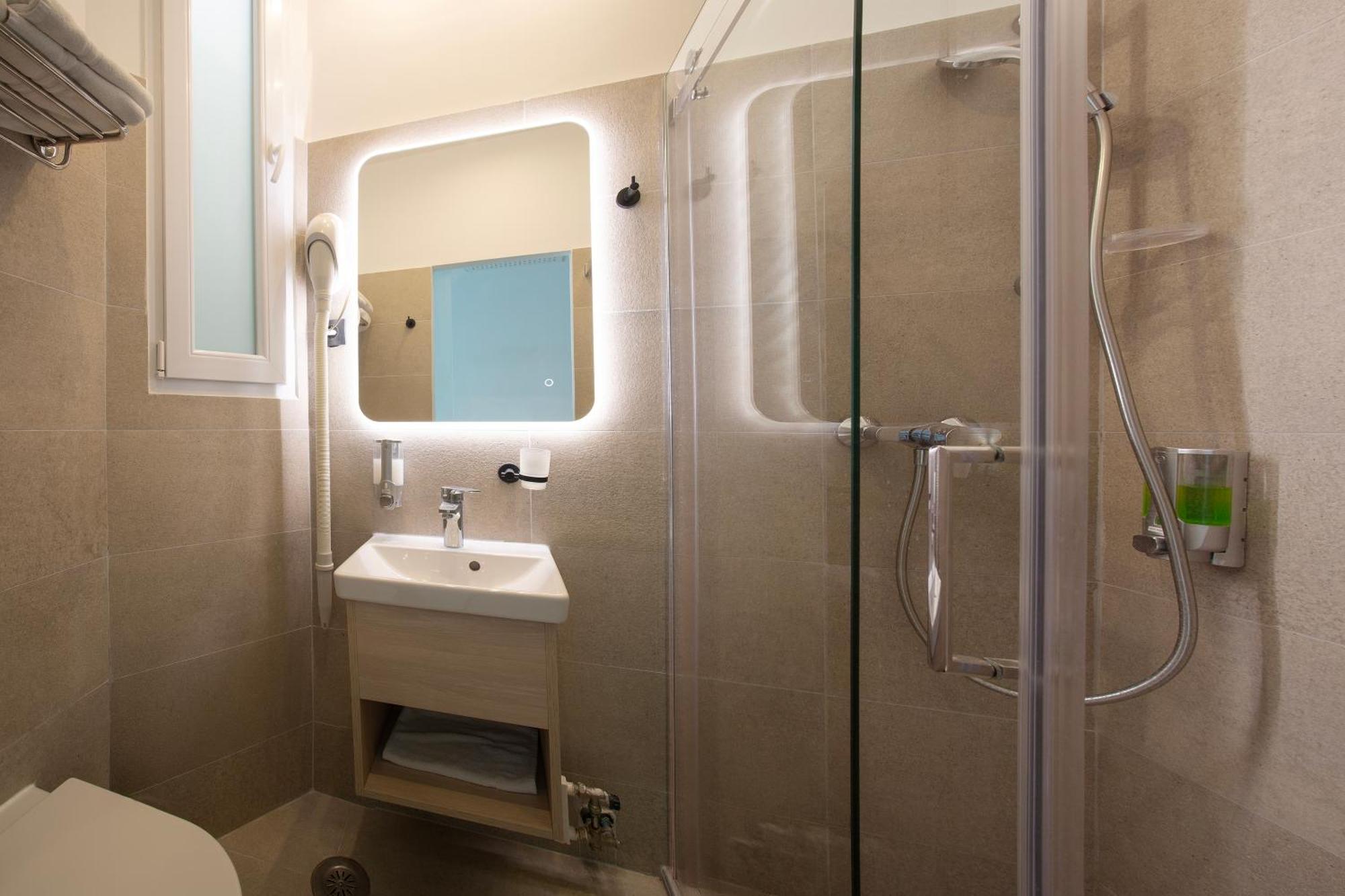 Deluxe Twin Room with Sea View