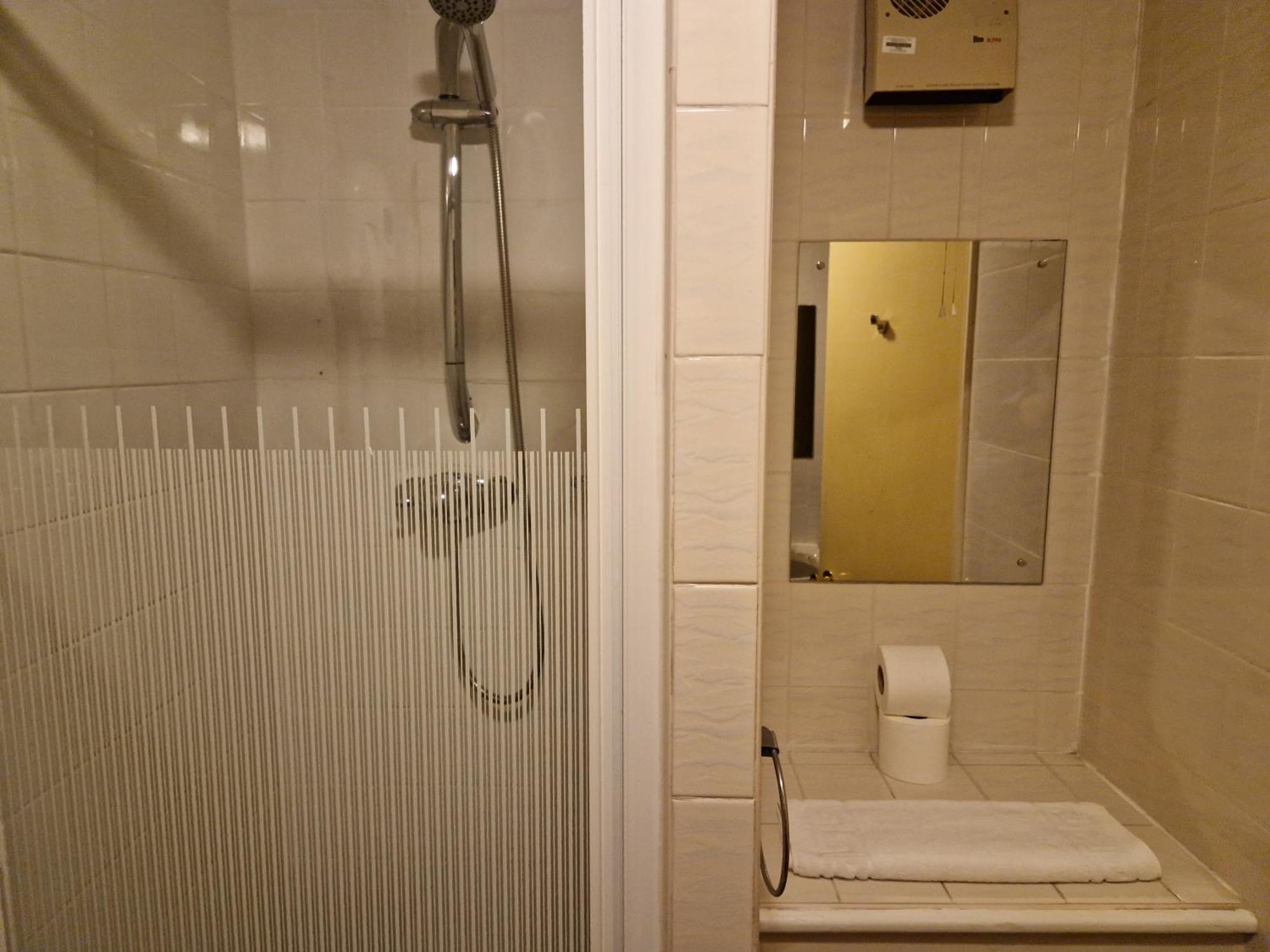 Double Room,1588295287:JPEG