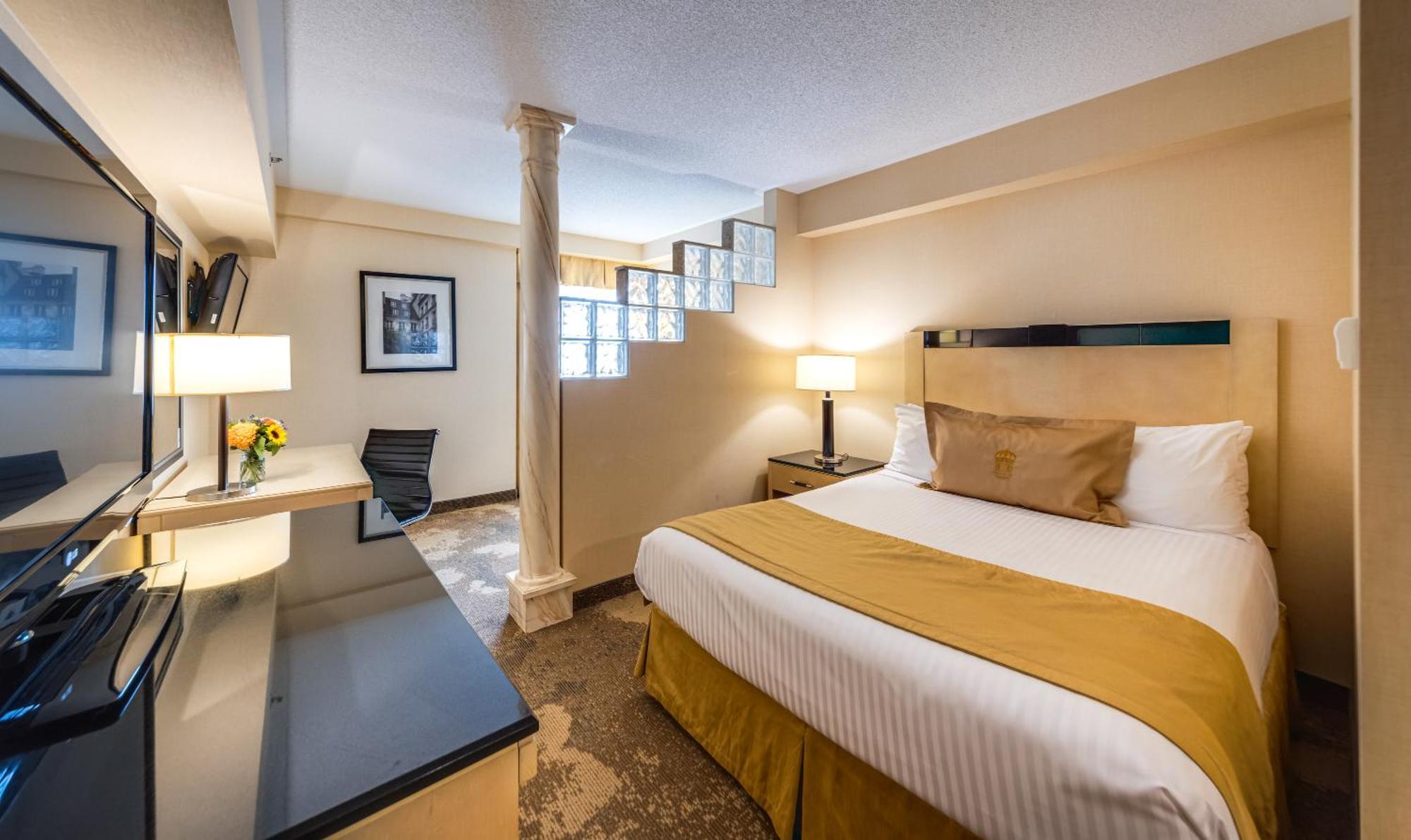 Queen Suite with Sofa Bed