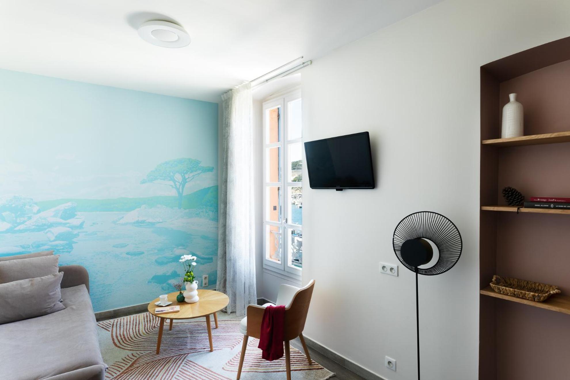 Junior Suite with Port View