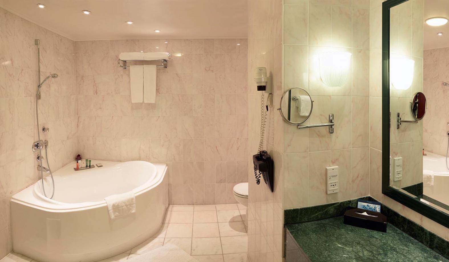 Junior Suite,1756503019:JPEG