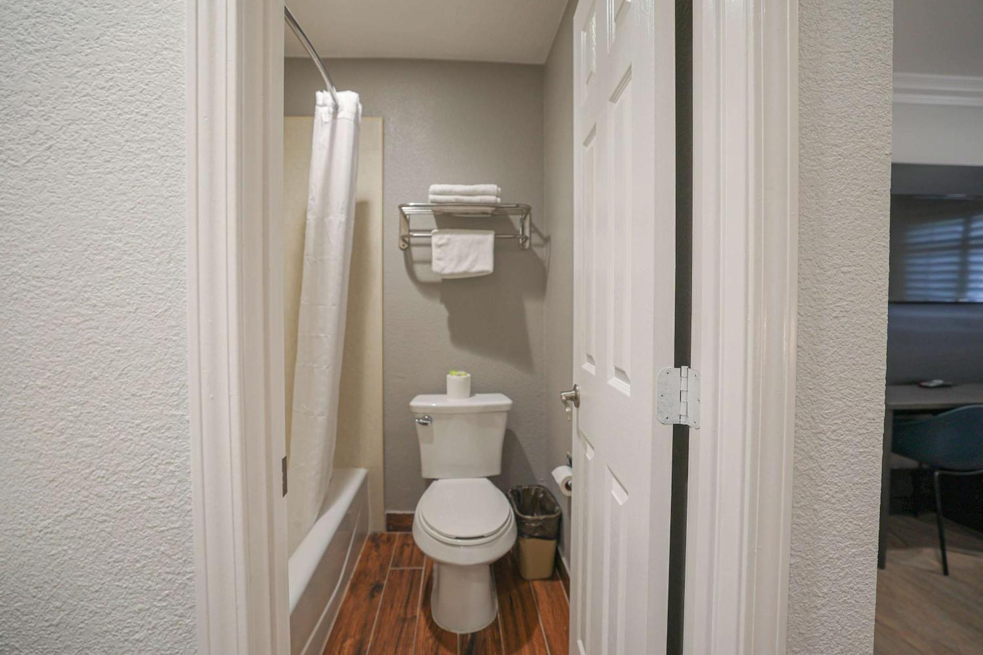 Queen Room Two Queen Beds Disability Access Non-Smoking