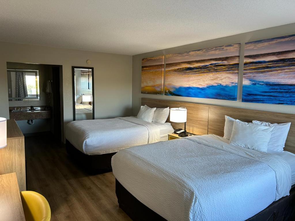2 Queen Bed, Second Floor, Non-Smoking