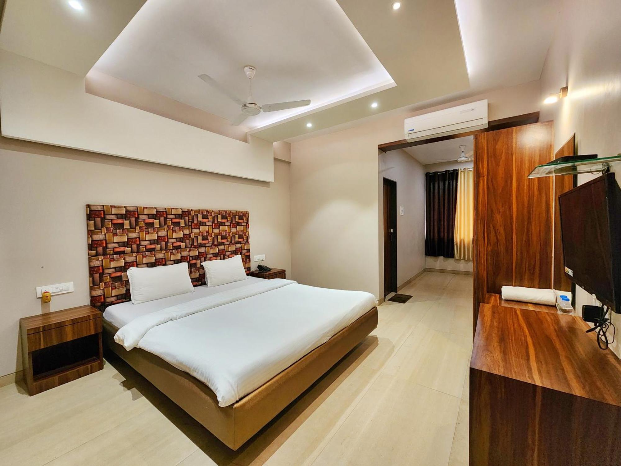 Double Room with Pool View