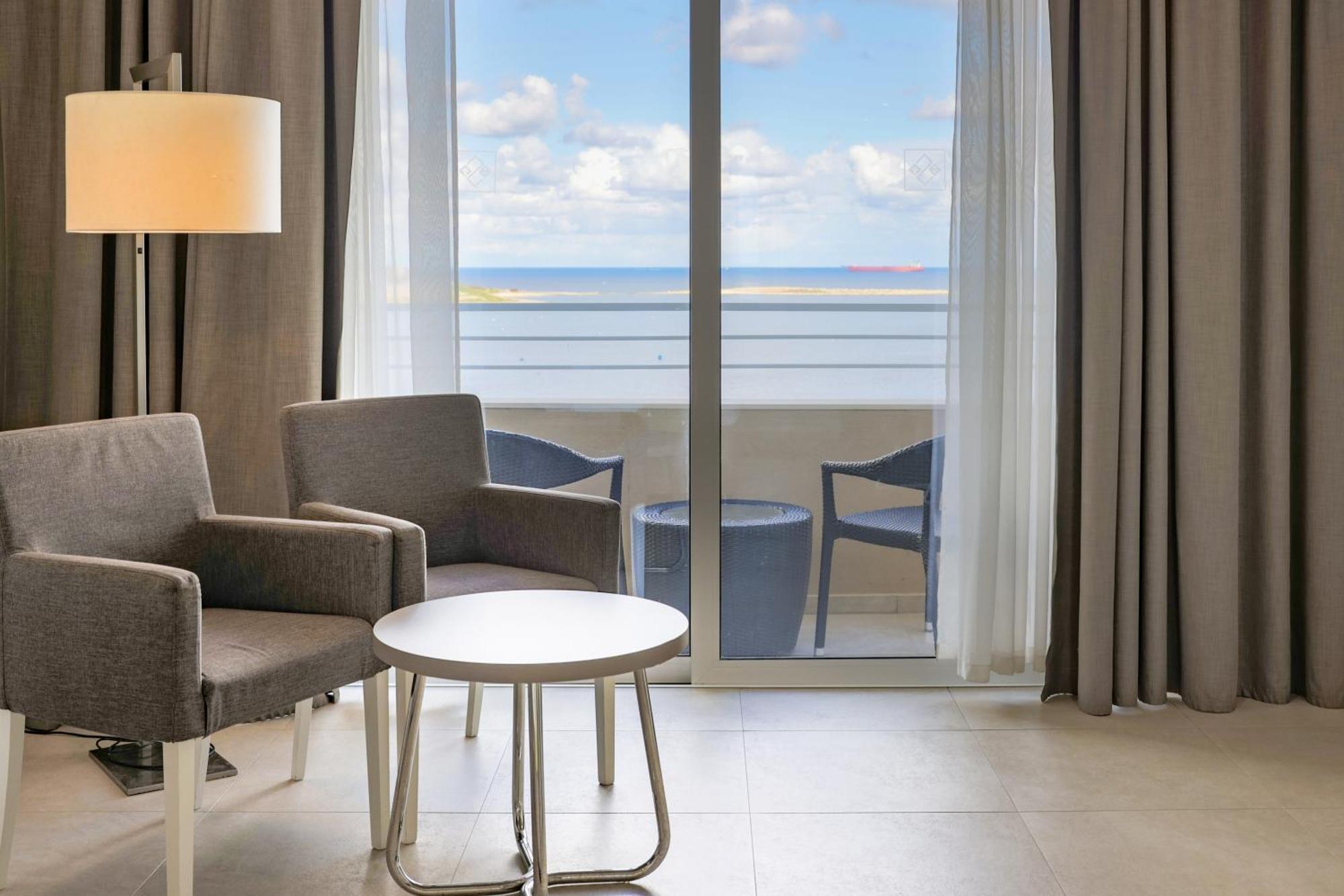 Double or Twin Room Sea View