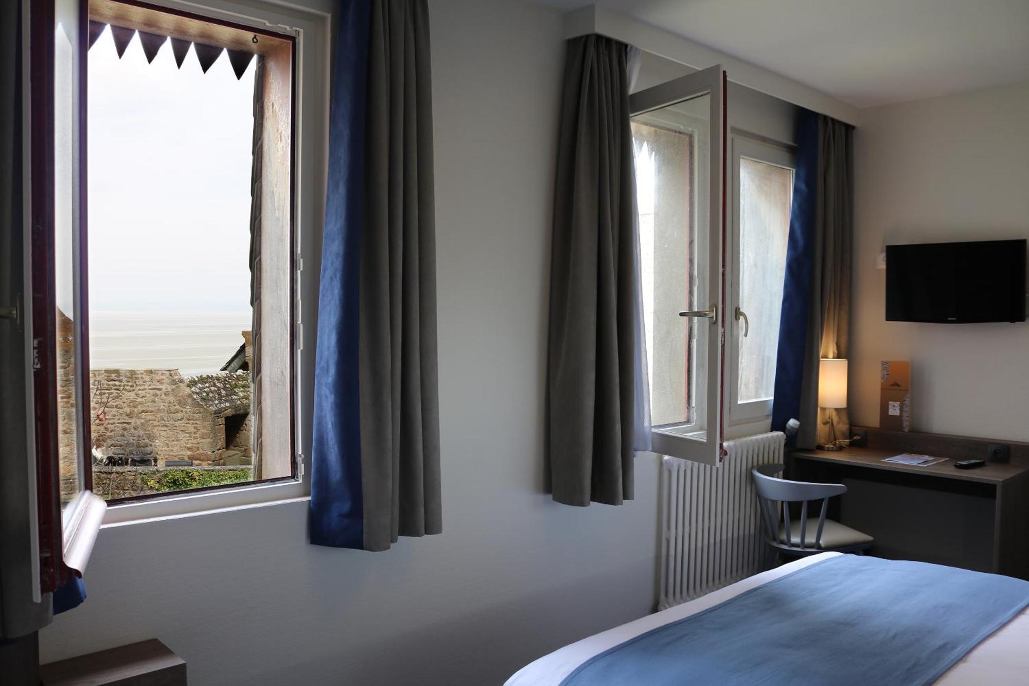 Triple Room Saint Michel Annex,1539329443:JPEG