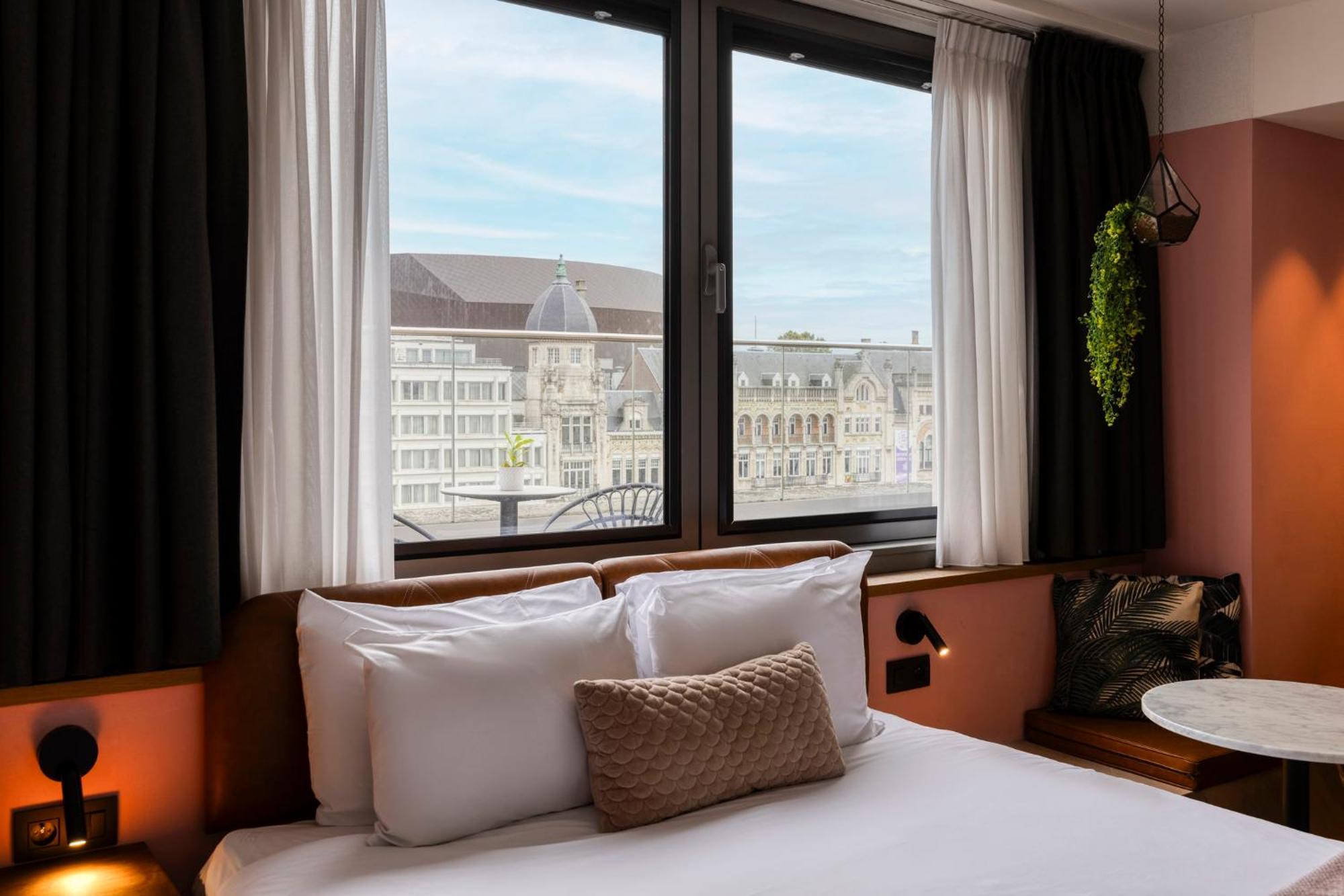 Premium Double Room Balcony City View