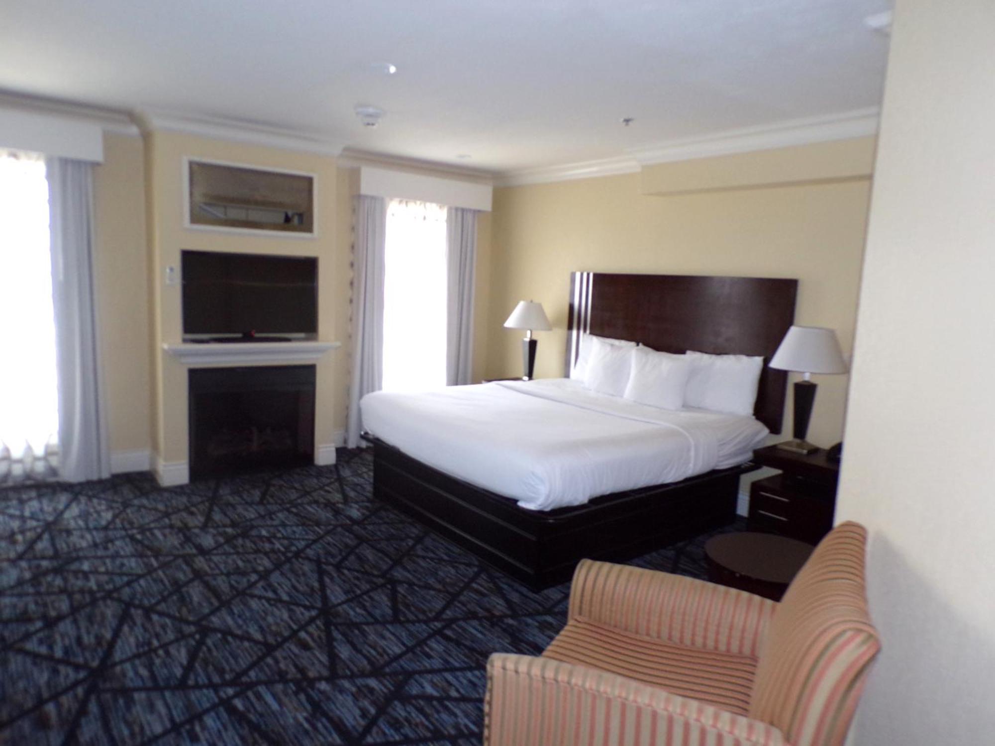 King Room River View,1539568564:JPEG