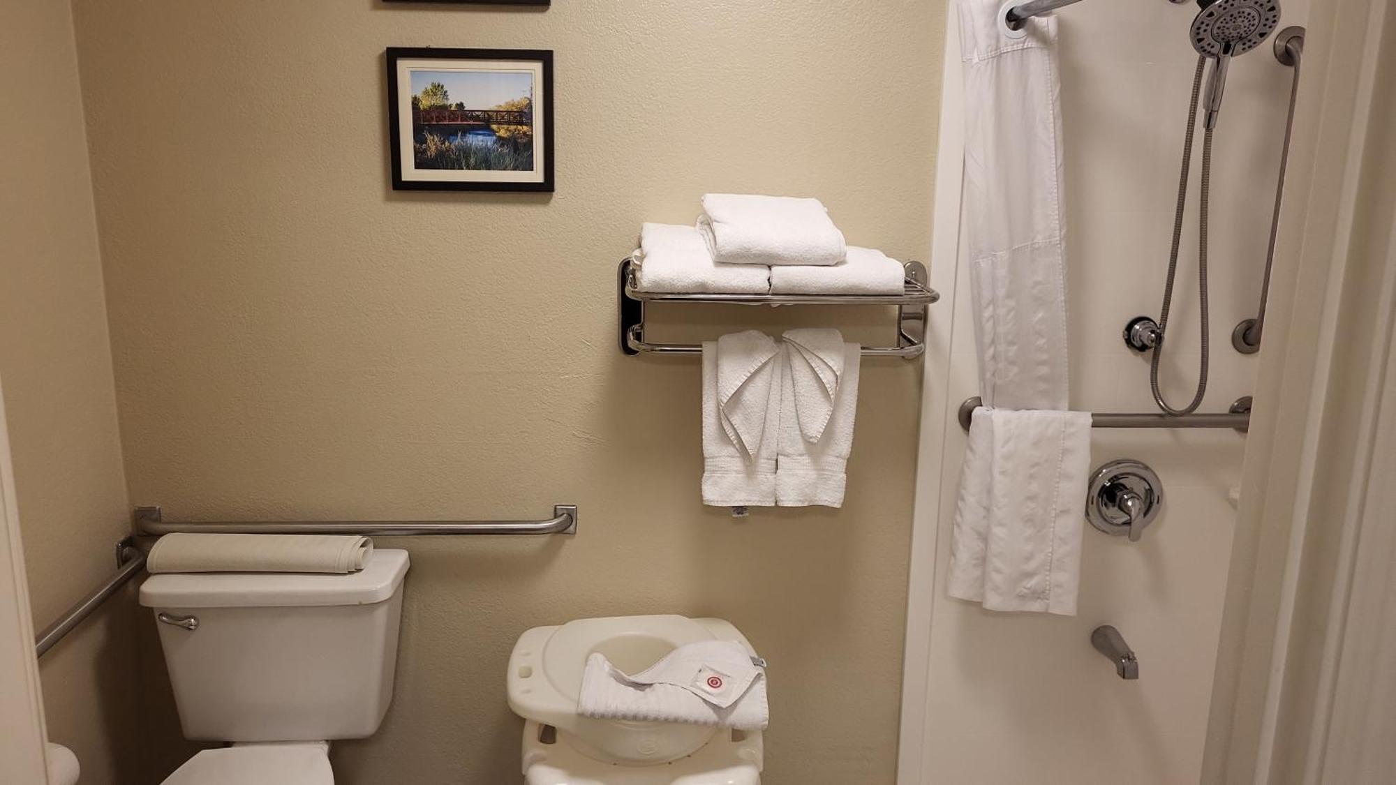 King Room - Accessible/Non-Smoking
