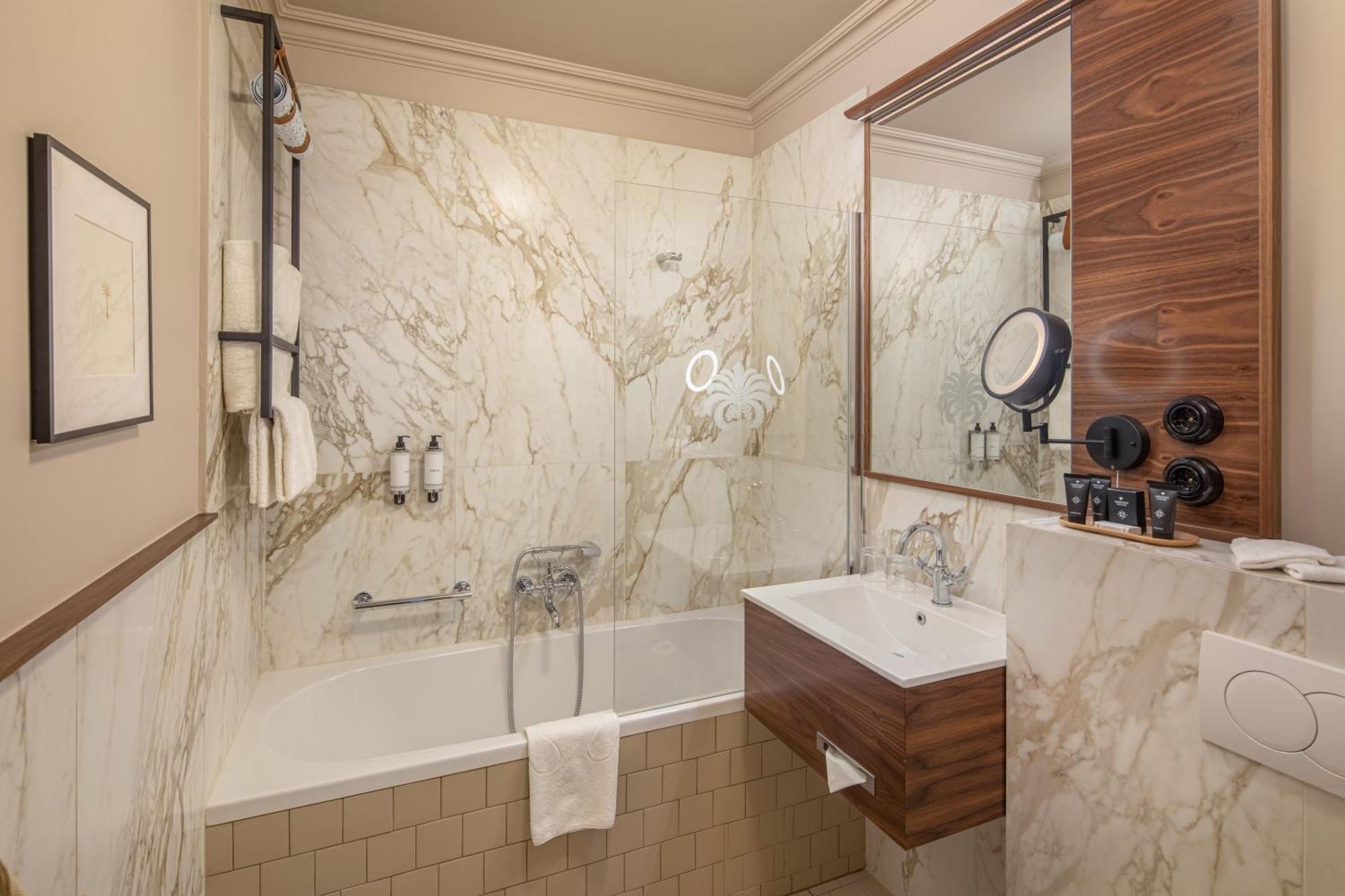 Two Bedroom Family Suite,1539698572:JPEG