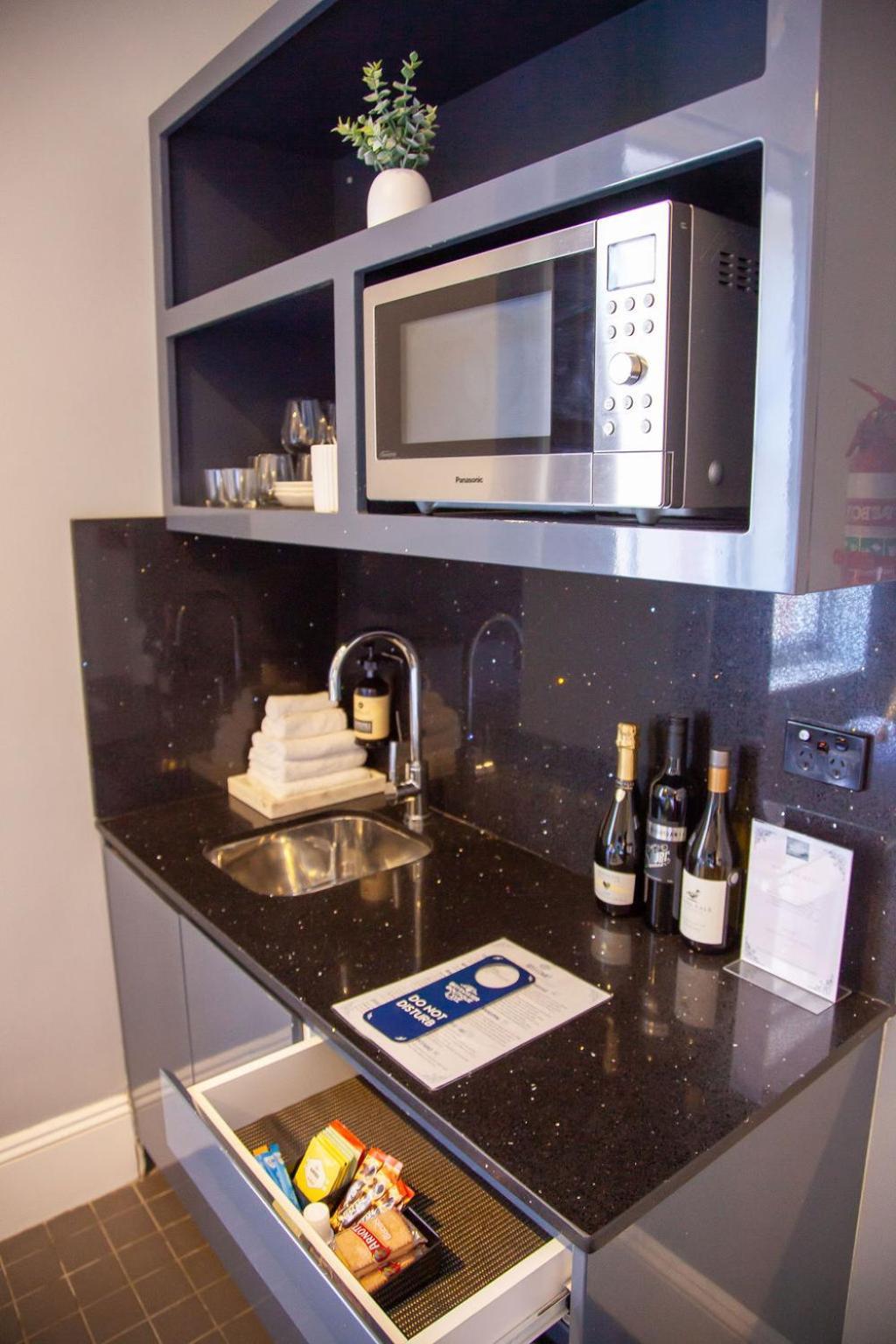 Family Room with Shared Bathroom,1539964333:JPEG