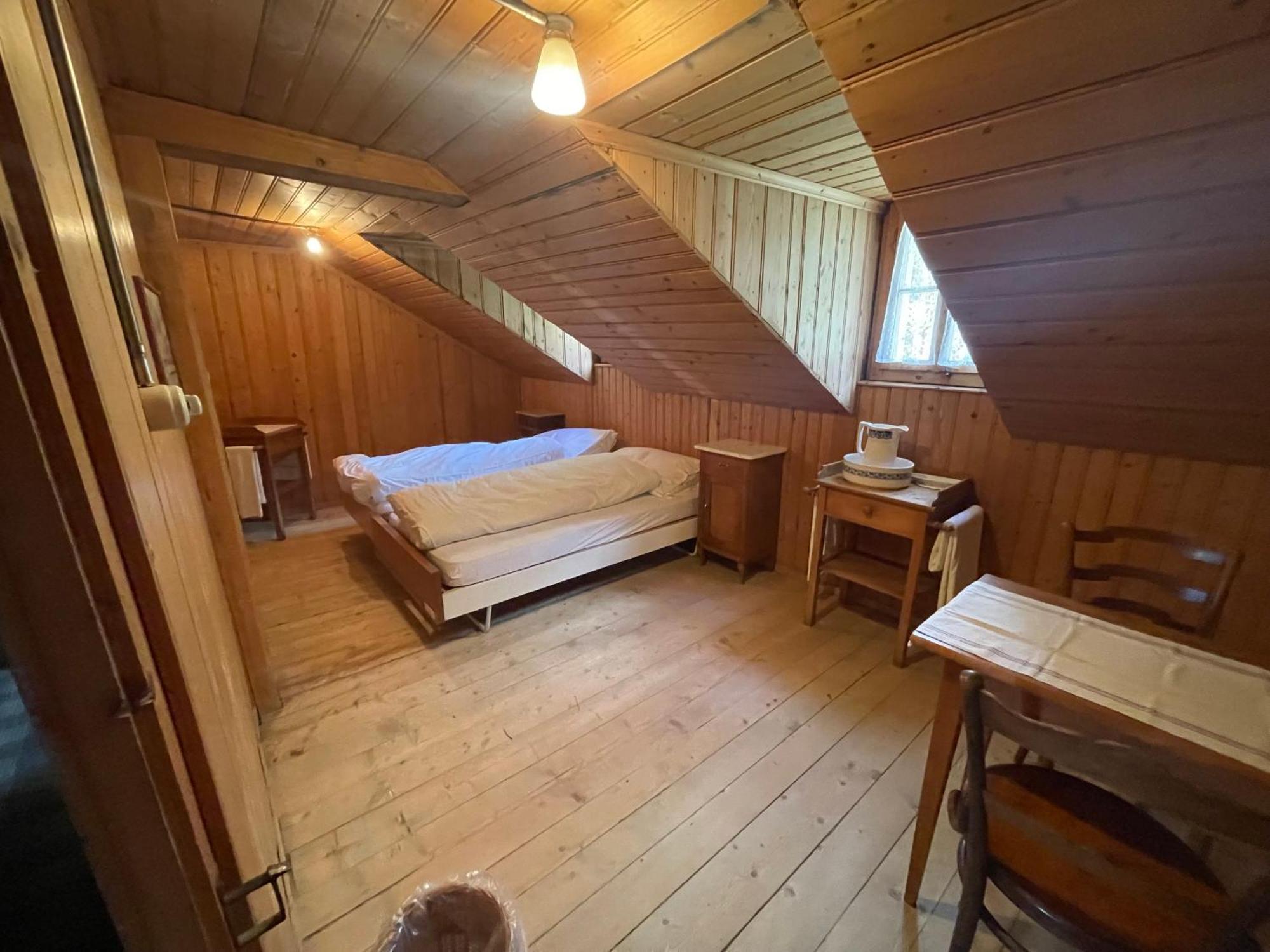 Doppelzimmer mit Gemeinschaftsbad