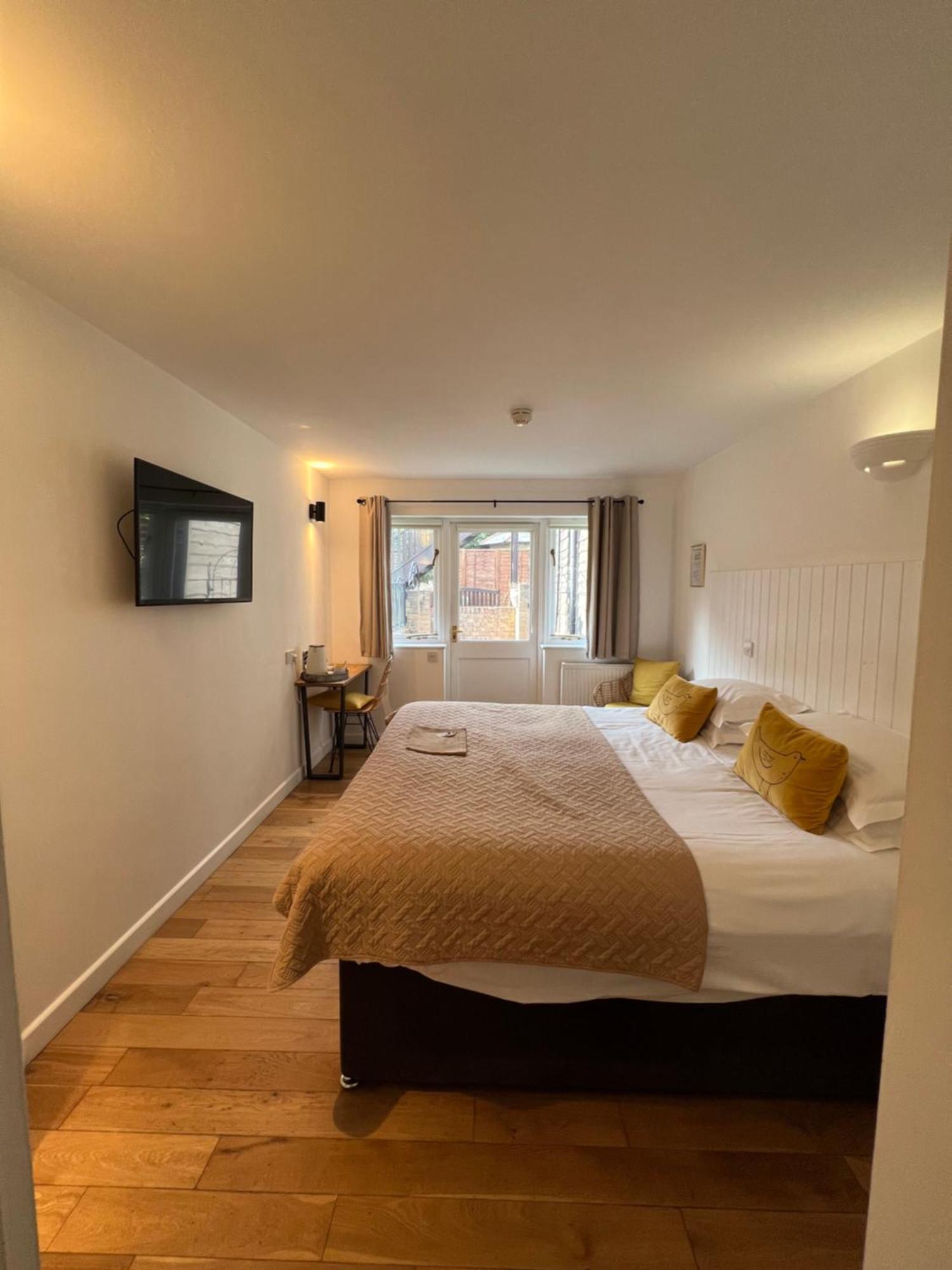 Double or Twin Room with Terrace